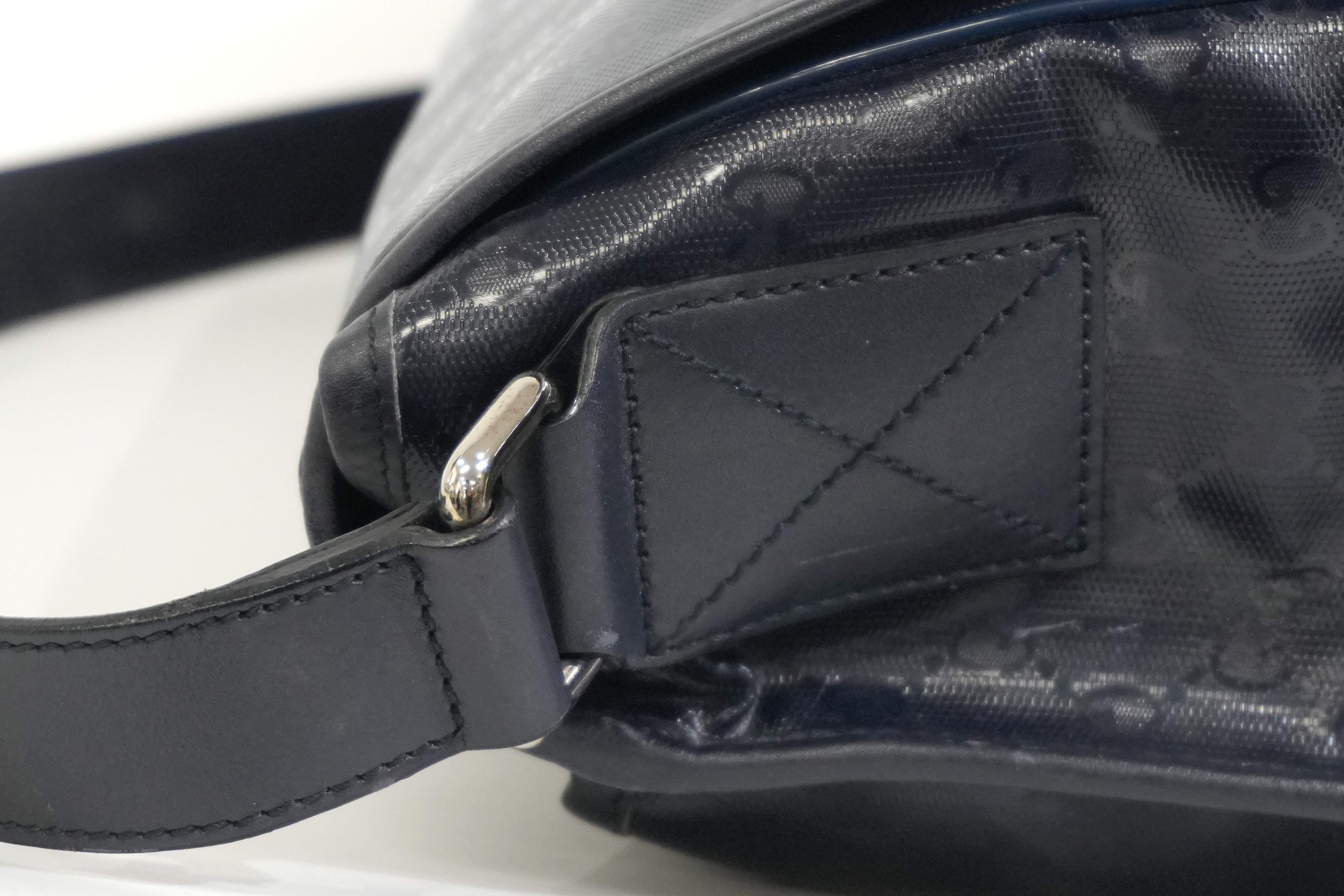 Pre-owned Gucci Guccisima Messenger Bag Navy Blue