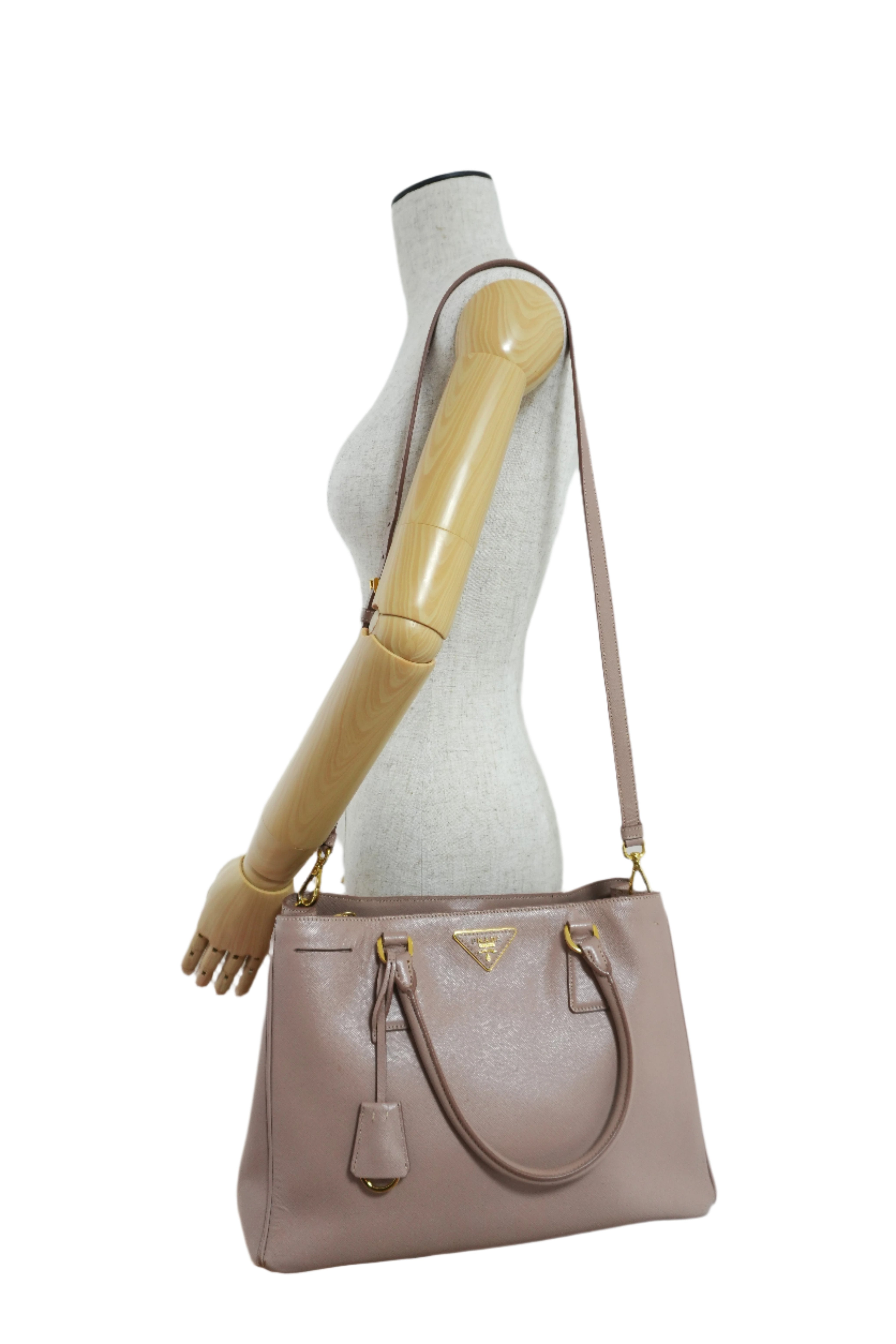 Borsa Prada Saffiano Two Way rosa usata