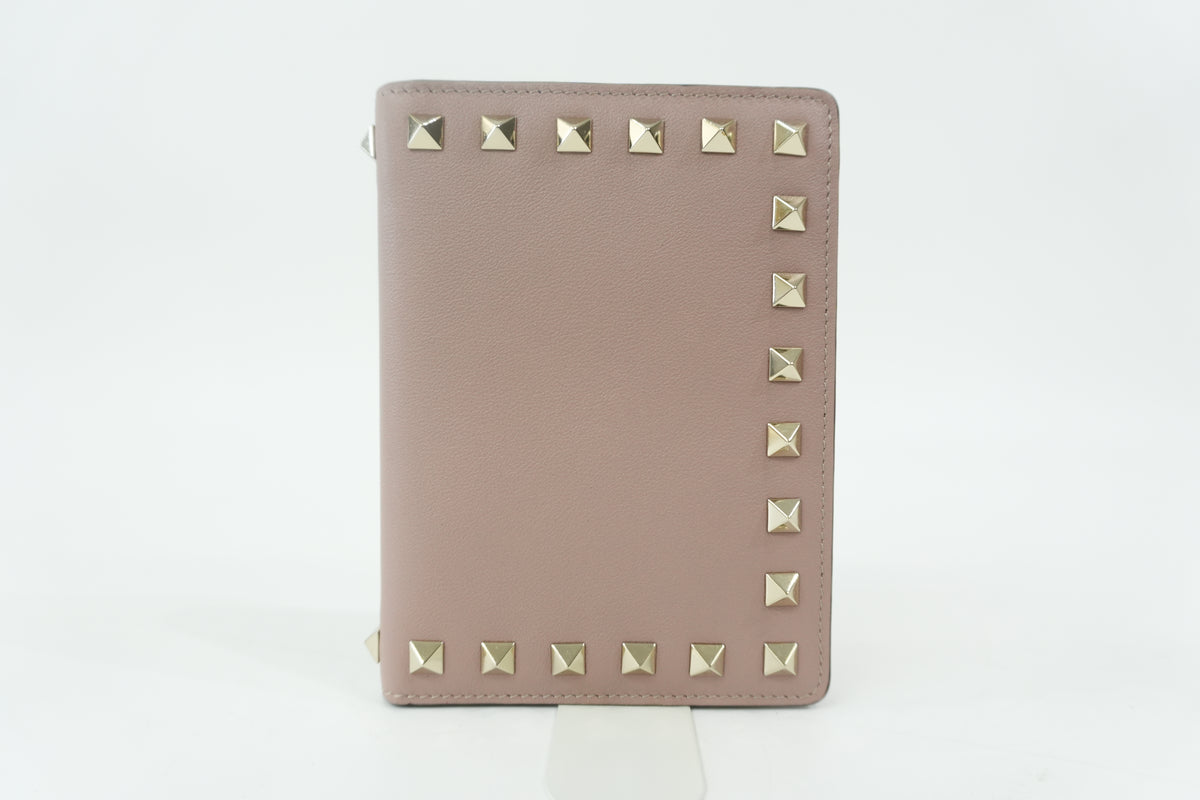 Pre-Owned Valentino Passport Holder Pink