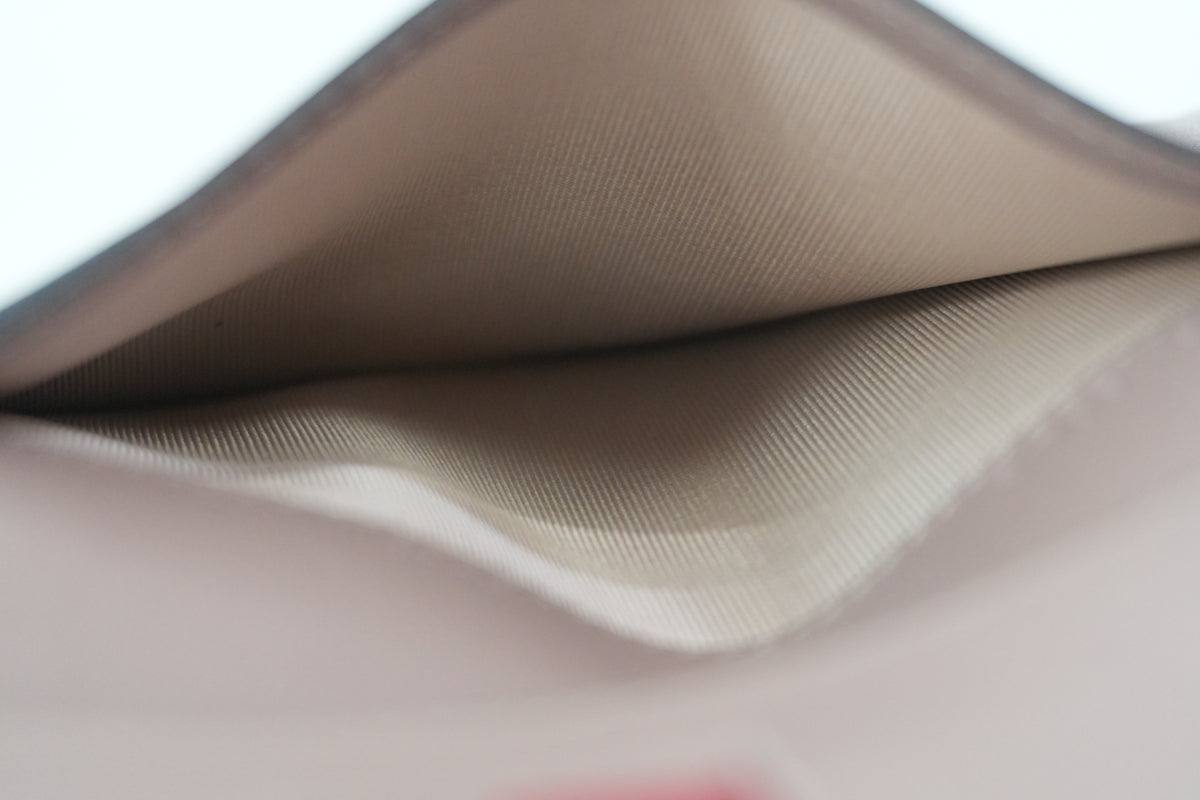 Pre-Owned Valentino Passport Holder Pink