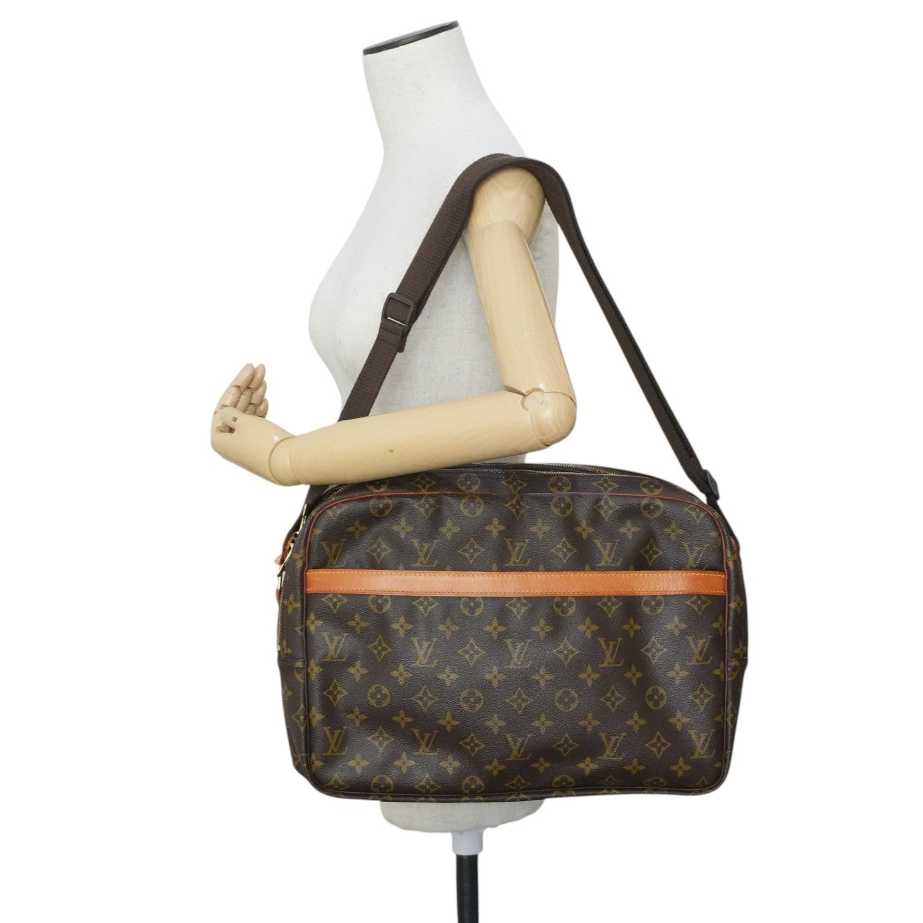 Pre-owned Louis Vuitton Monogram Reporter GM Messenger Bag