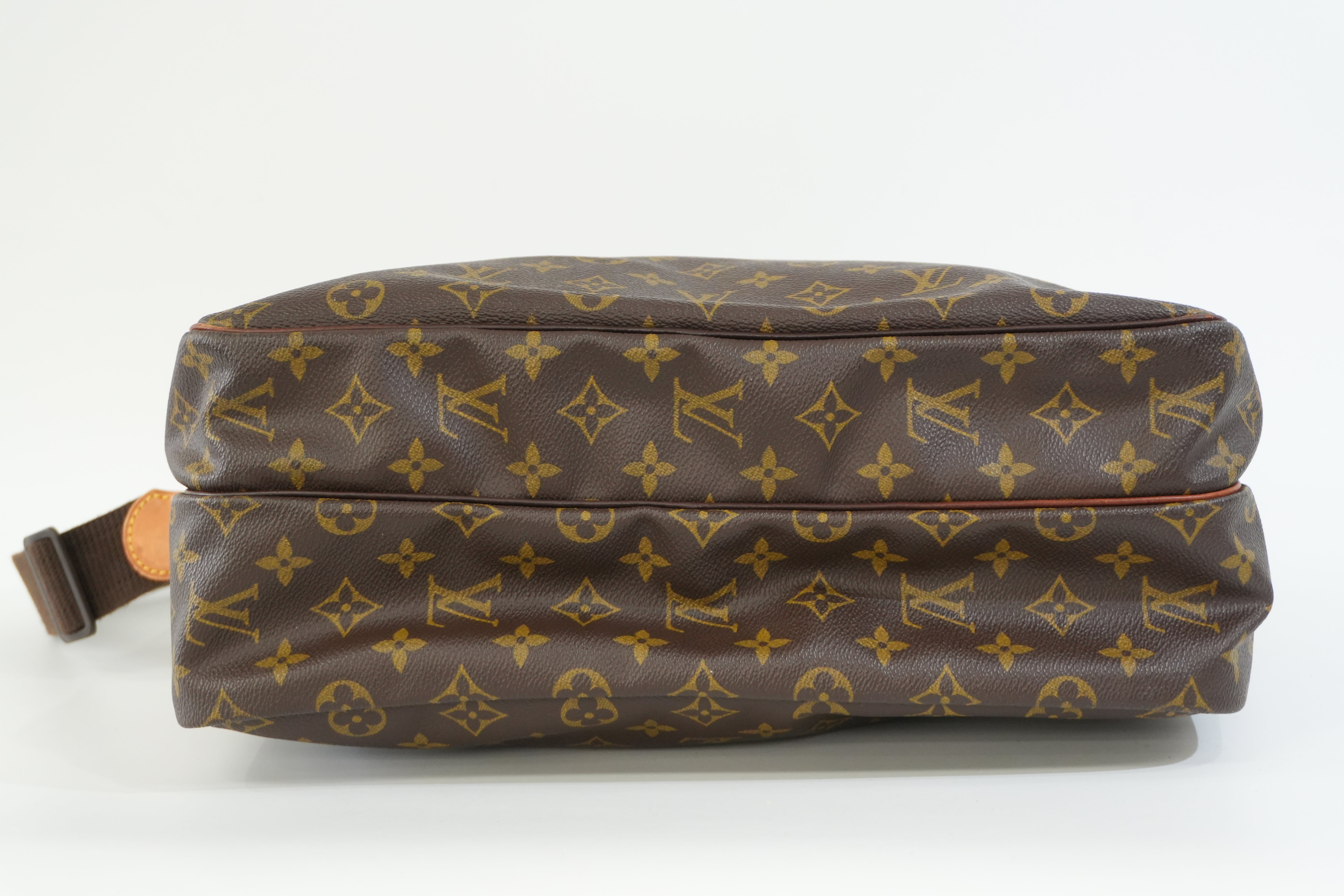 Pre-owned Louis Vuitton Monogram Reporter GM Messenger Bag
