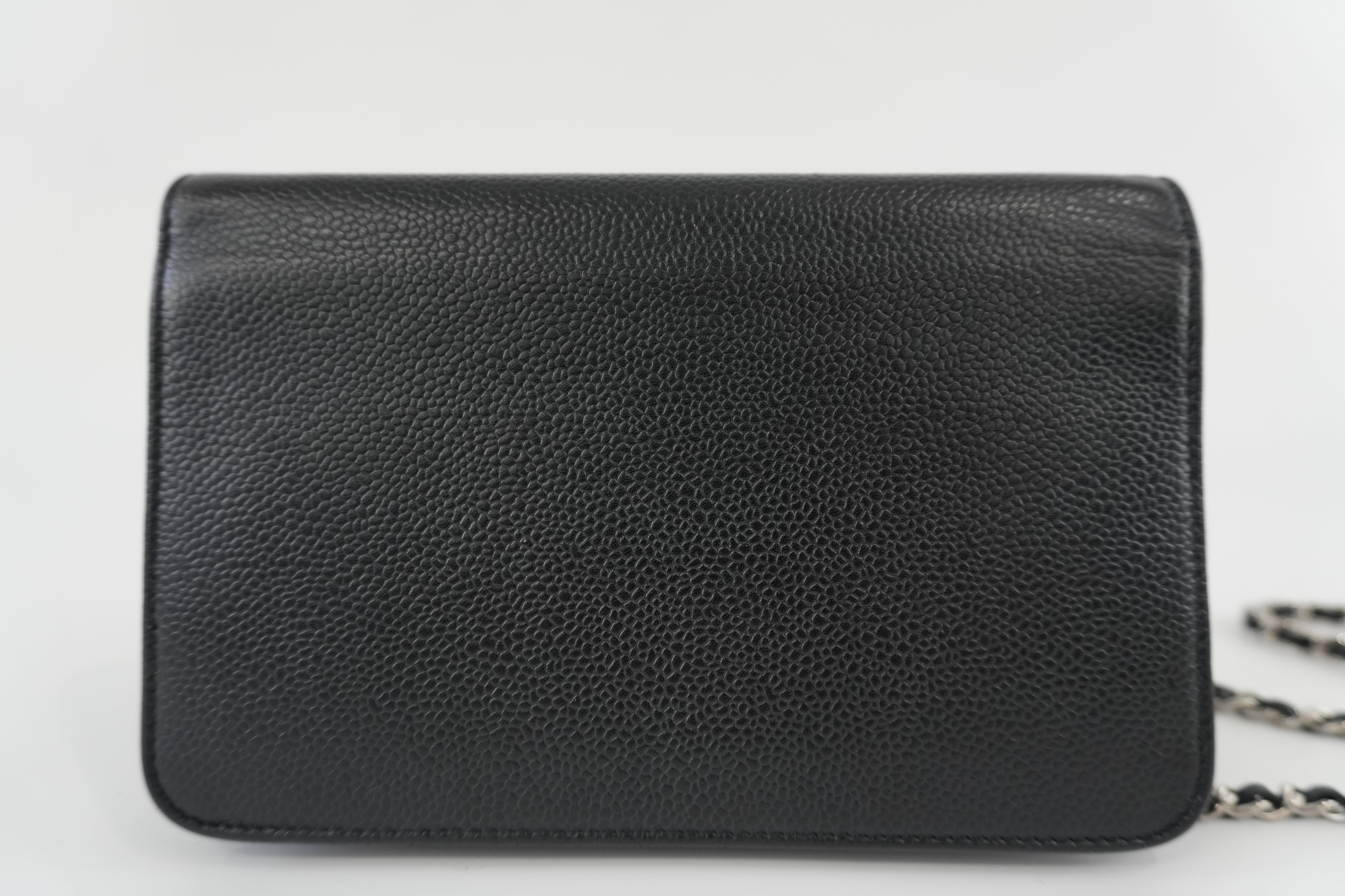 Pre-owned Chanel Caviar Wallet on Chain