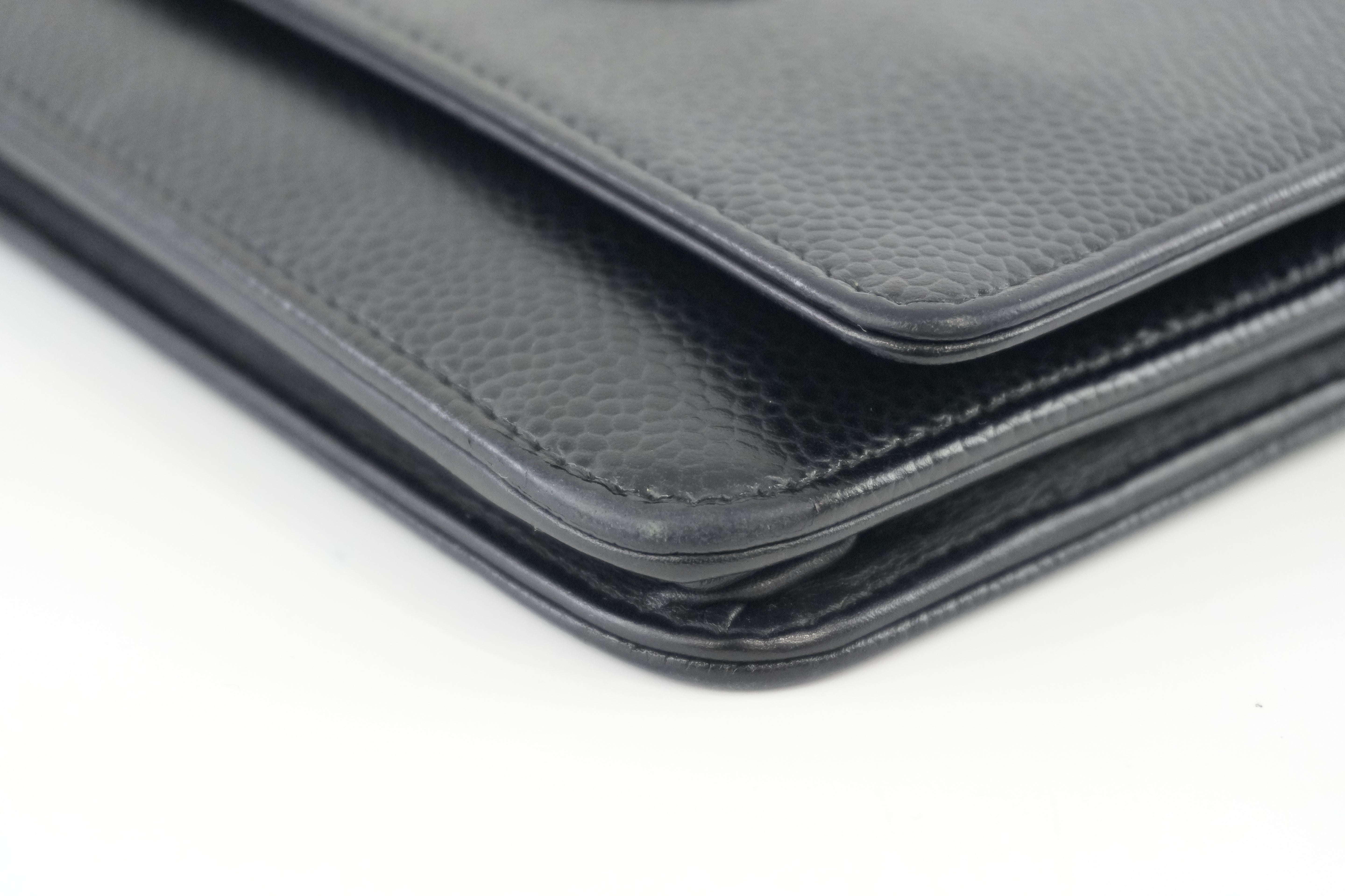 Pre-owned Chanel Caviar Wallet on Chain