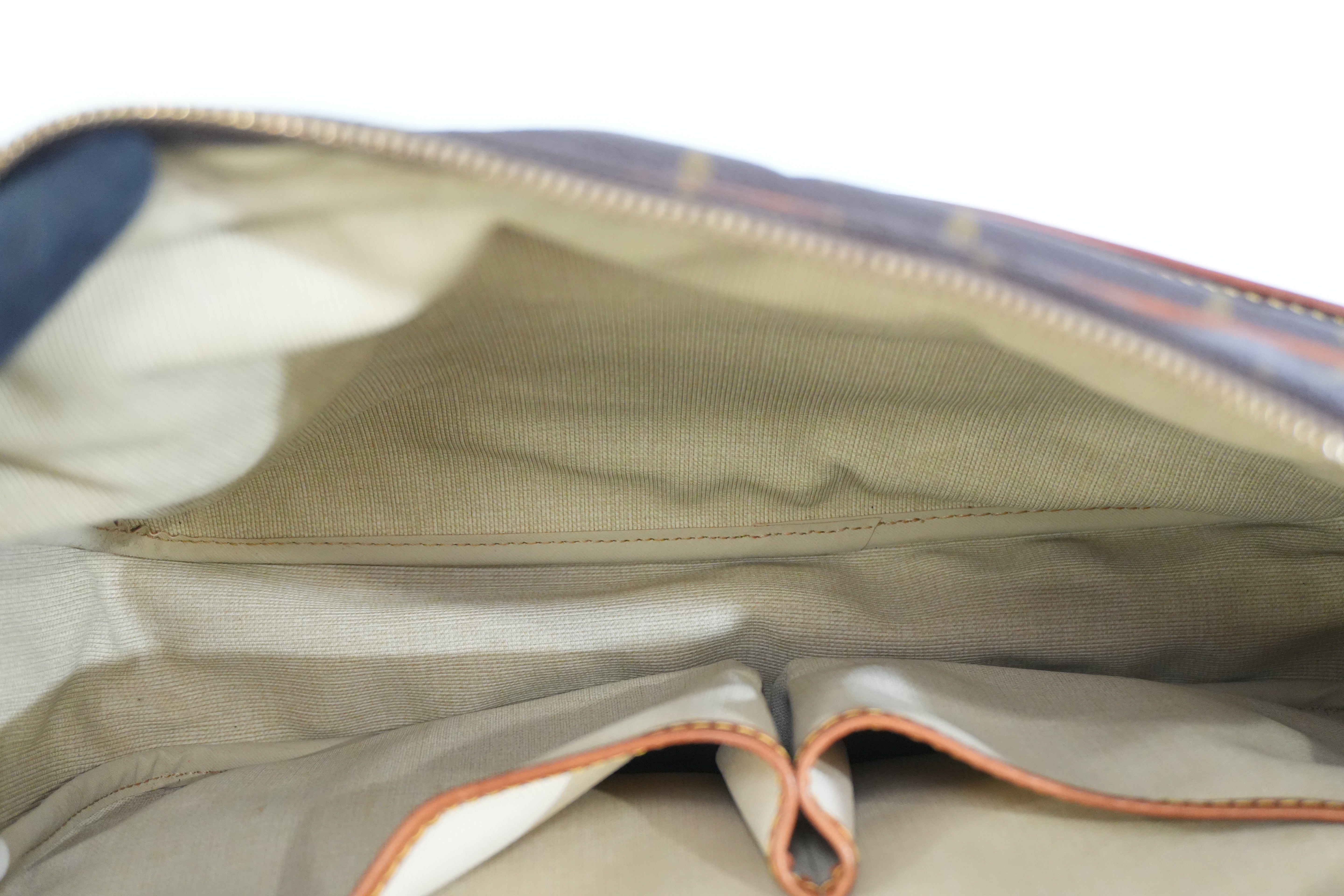 Pre-owned Louis Vuitton Monogram Reporter GM Messenger Bag