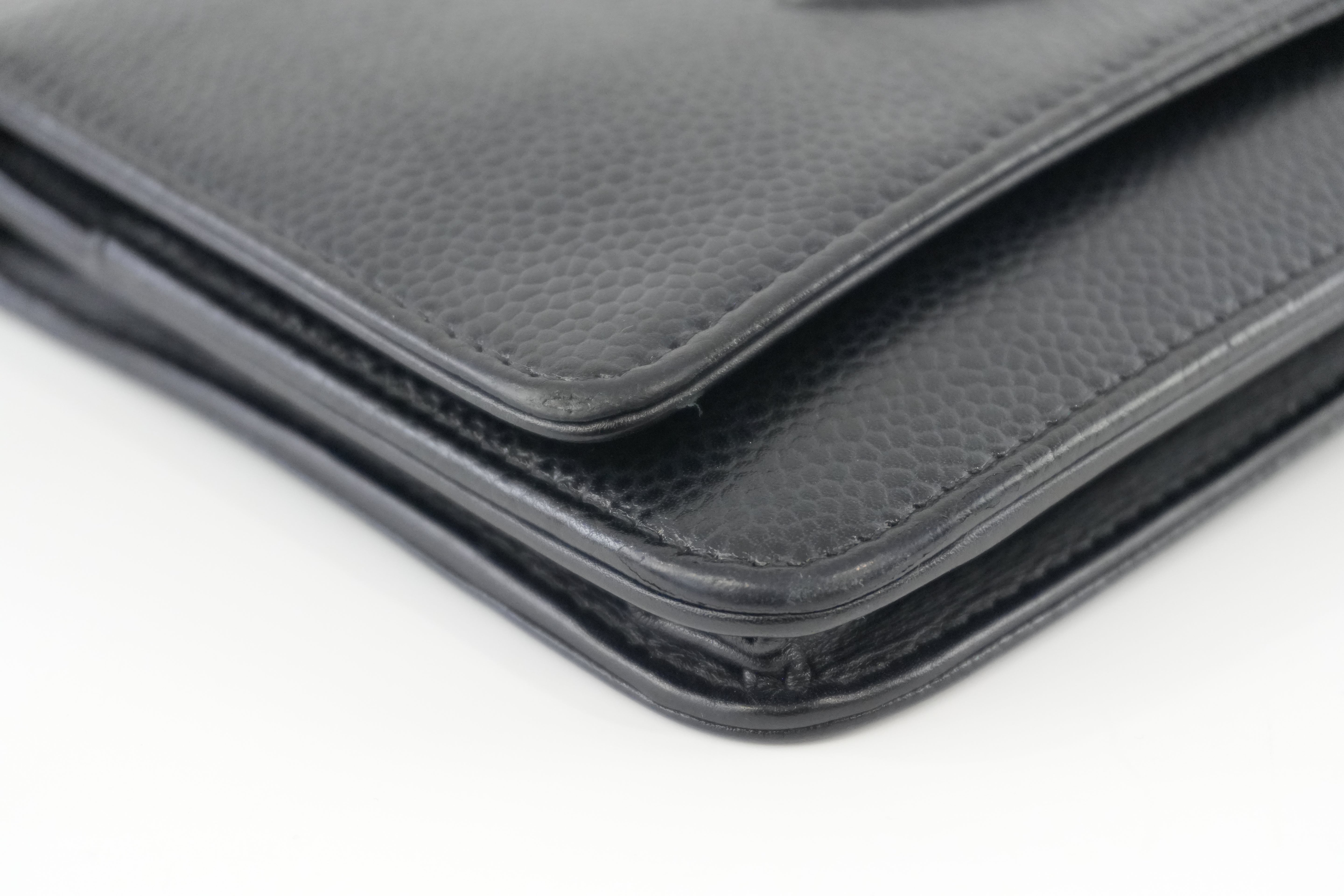 Pre-owned Chanel Caviar Wallet on Chain