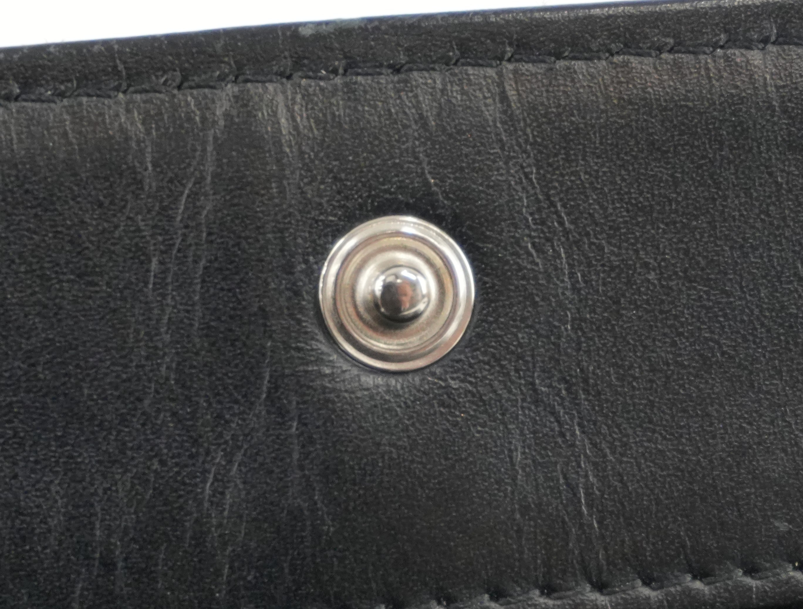 Pre-owned Chanel Caviar Wallet on Chain