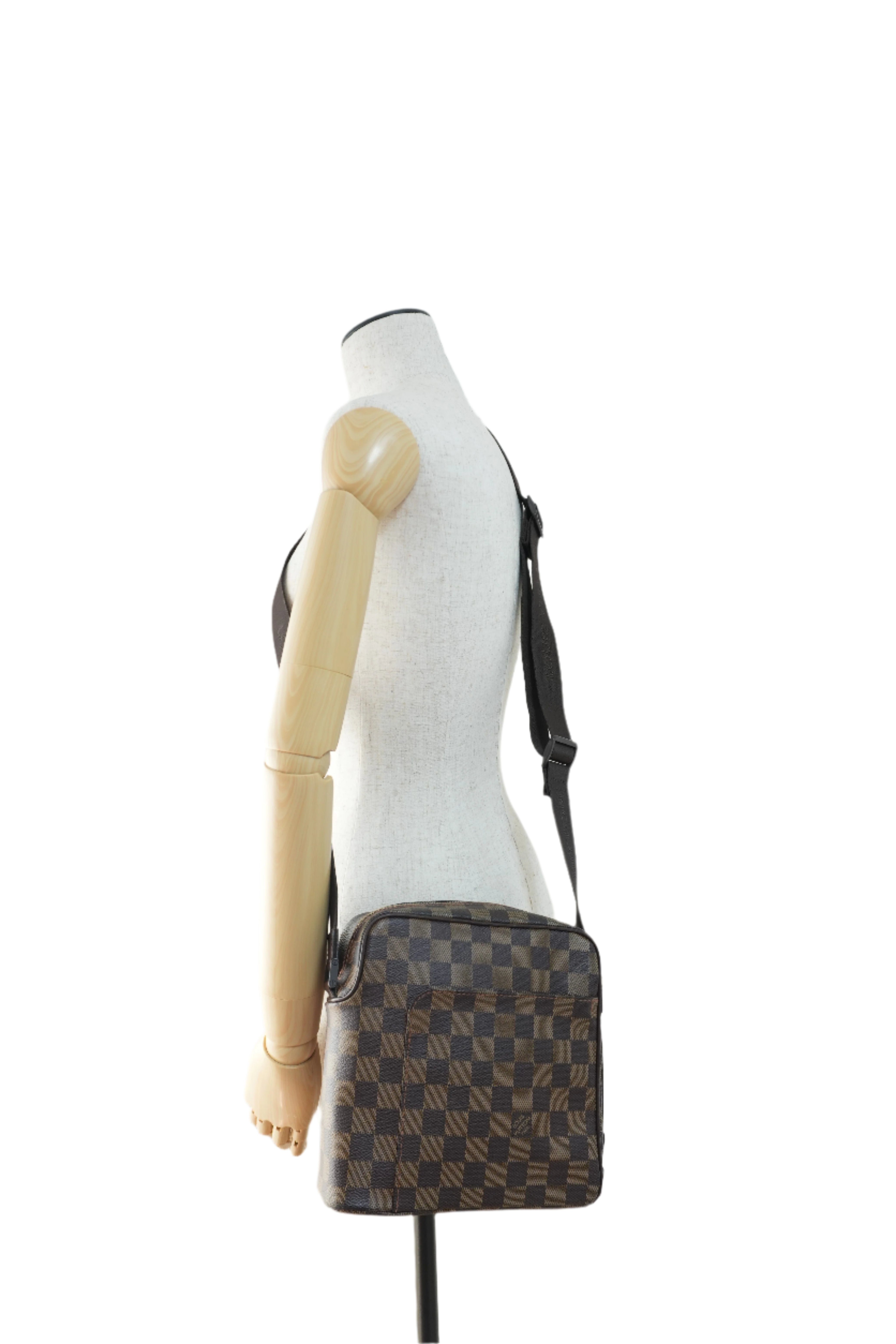 ルイ・ヴィトン ダミエ・エベヌ オラフ メッセンジャーバッグ 中古