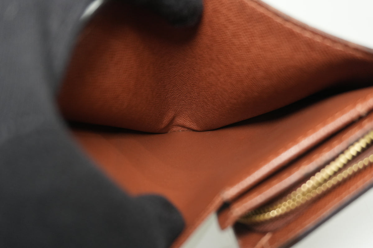 Pre-Owned Louis Vuitton Monogram Short Wallet