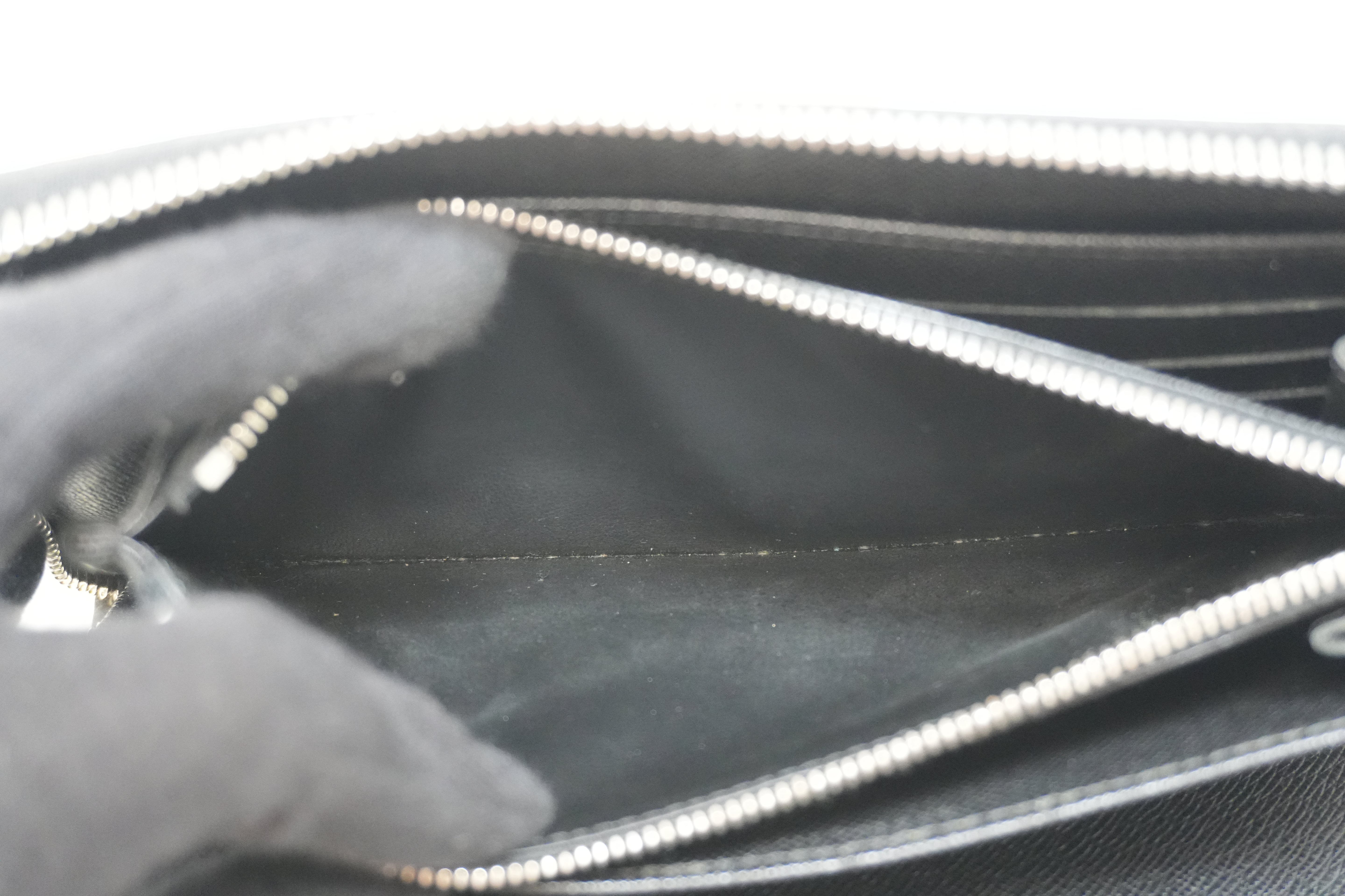 ルイヴィトン ダミエグラフィット ジッパーオーガナイザー 中古