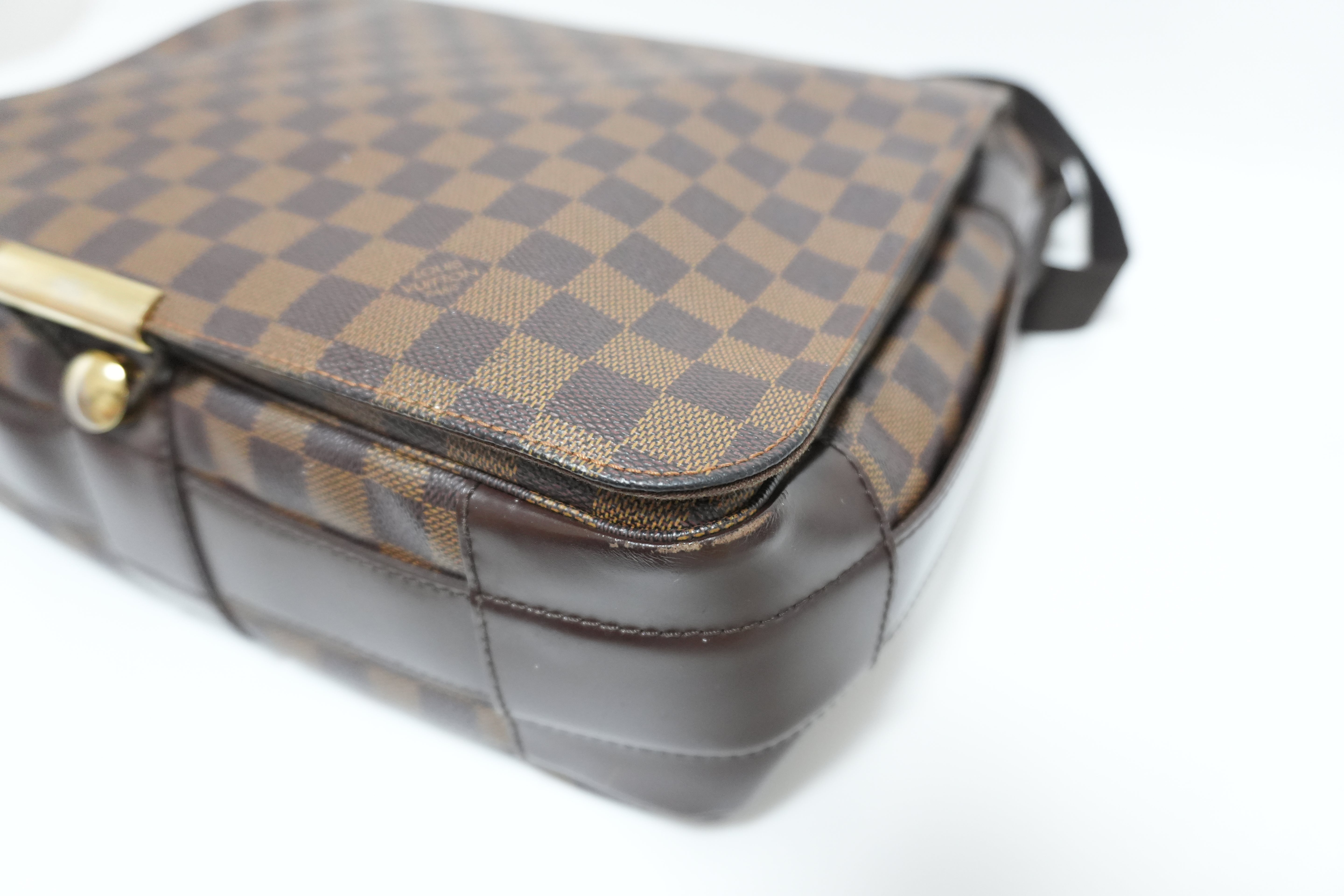 Pre-Owned Louis Vuitton Fold Me Pouch Crossbody Bag