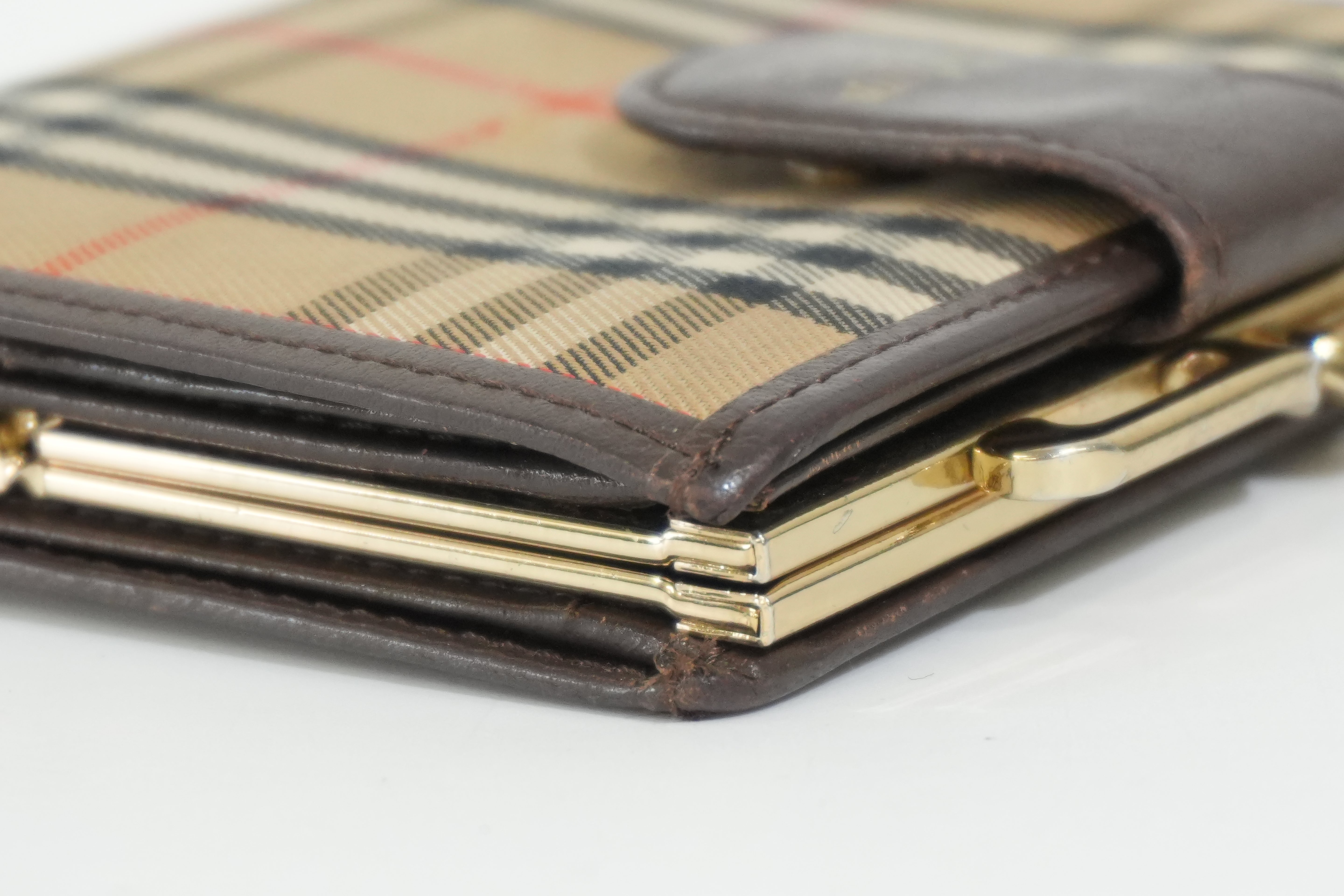 Pre-owned Burberry Haymarket Compact Wallet Brown