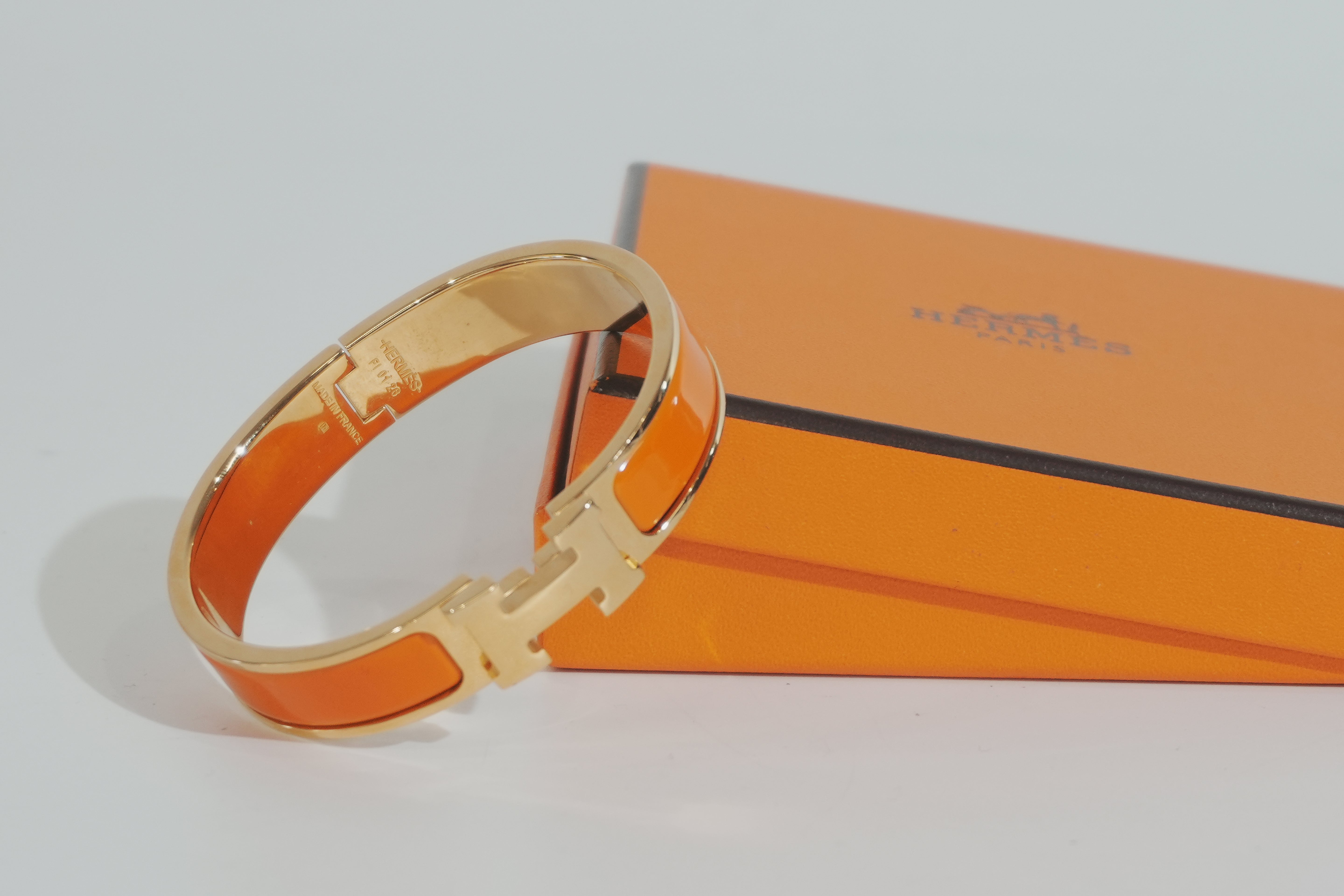 Pre-owned Hermes Clic Clac Bracelet Orange
