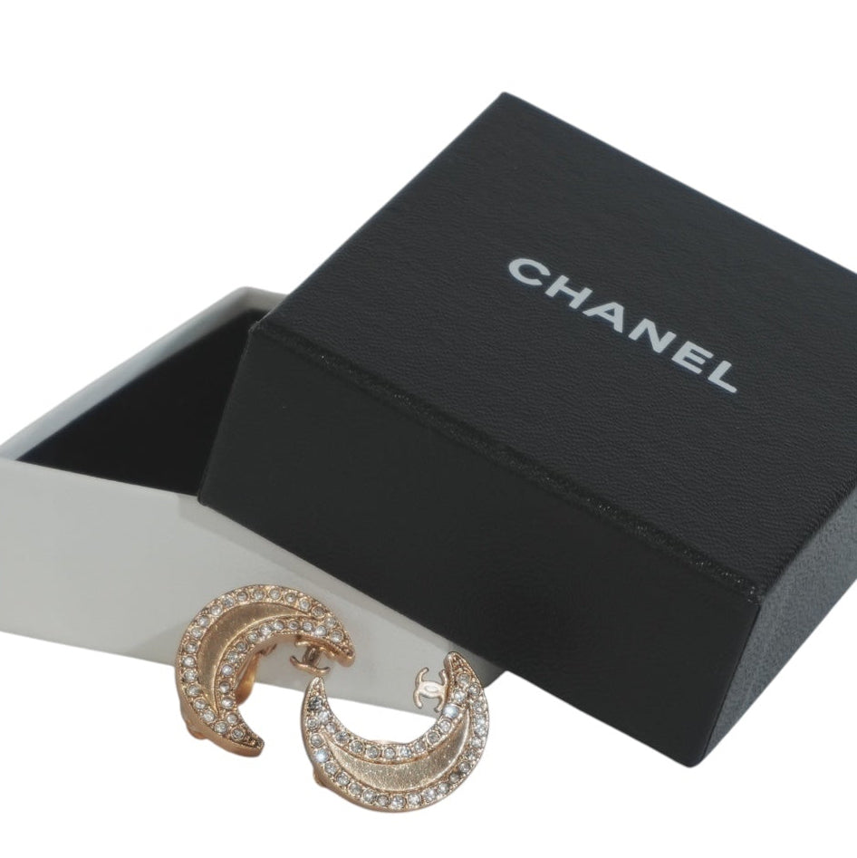Pre-owned Chanel Quarter Moon Clip On Earrings