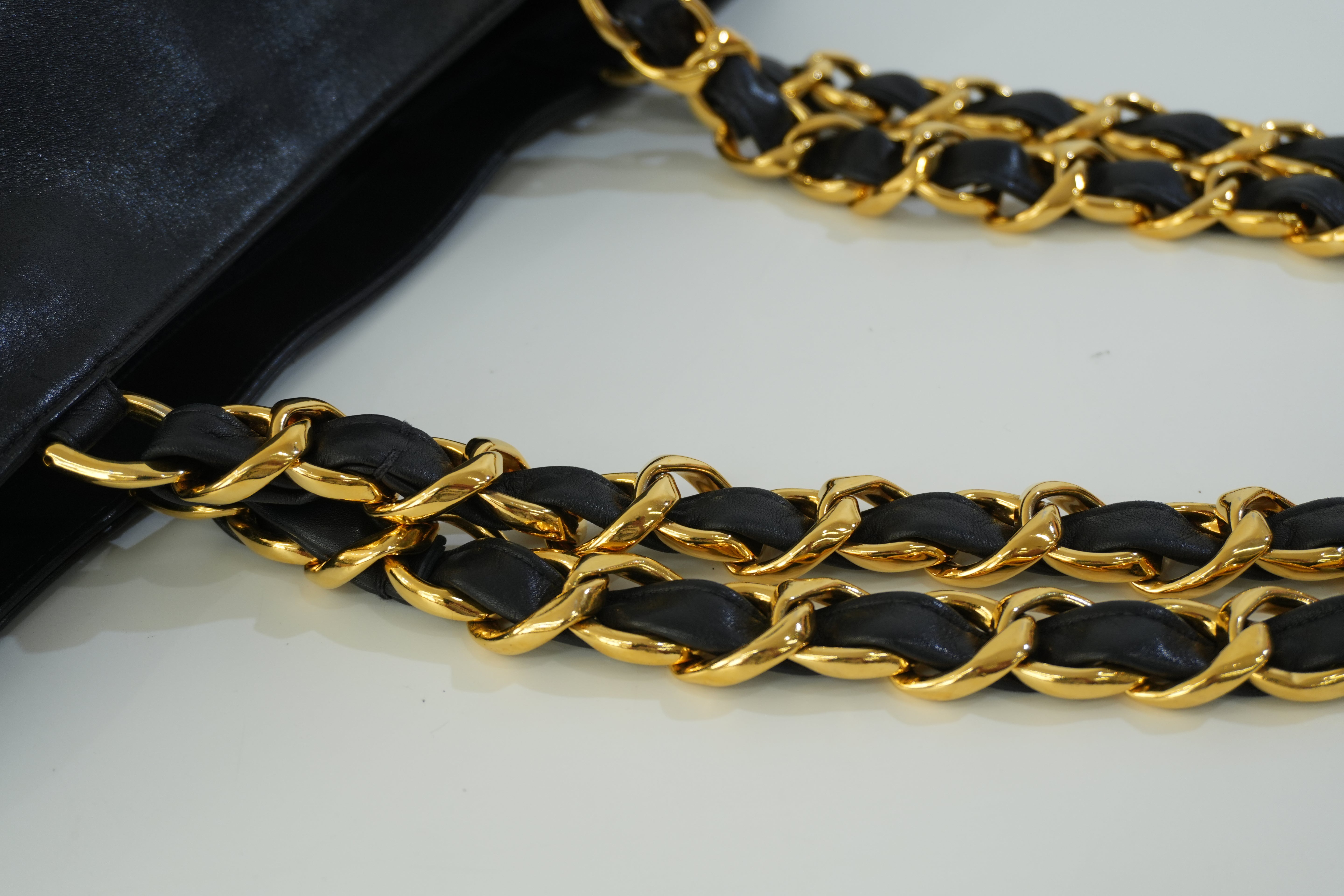 Pre-owned Chanel Lambskin Leather Chain Tote Bag Black