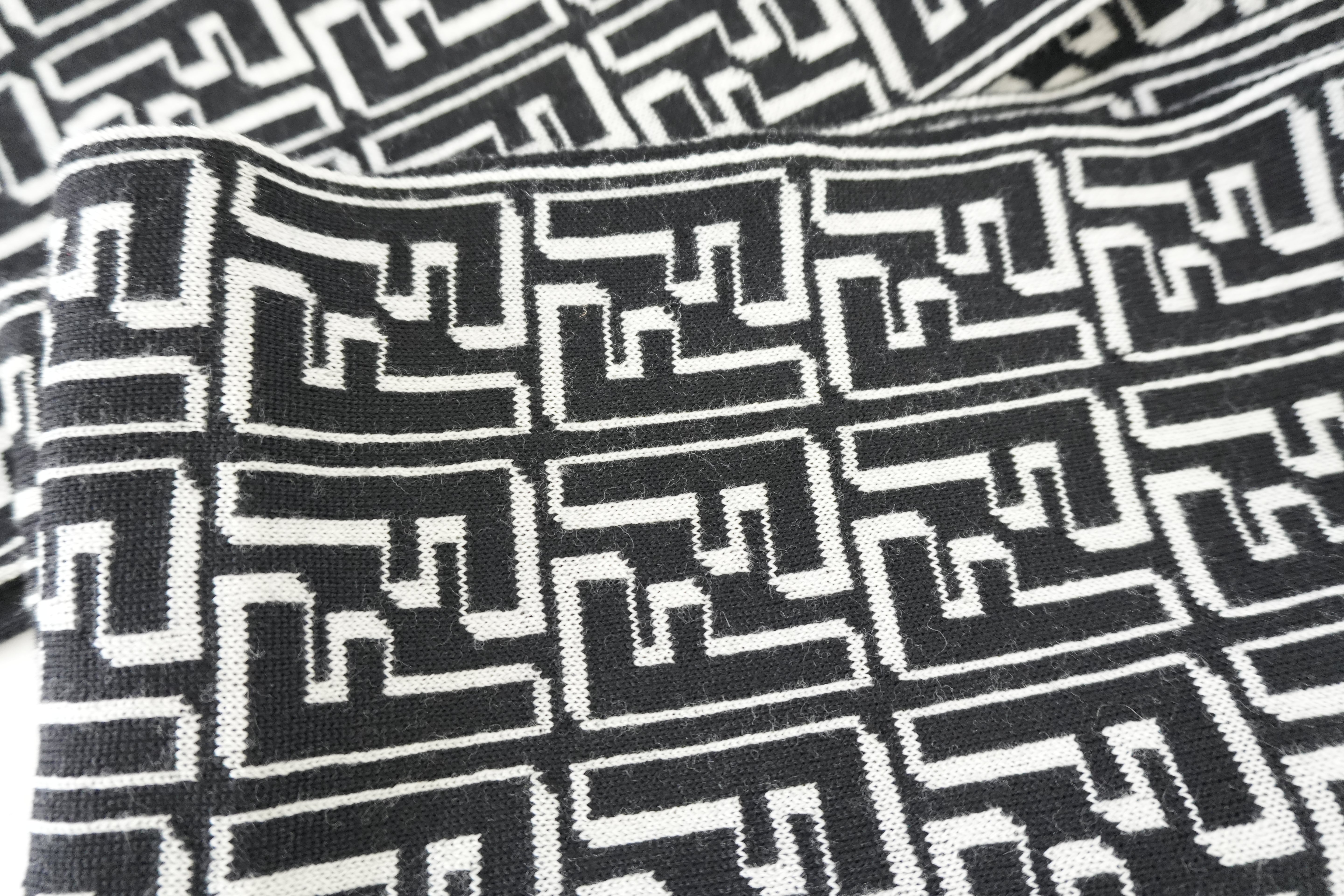 Pre-owned Fendi Scarf