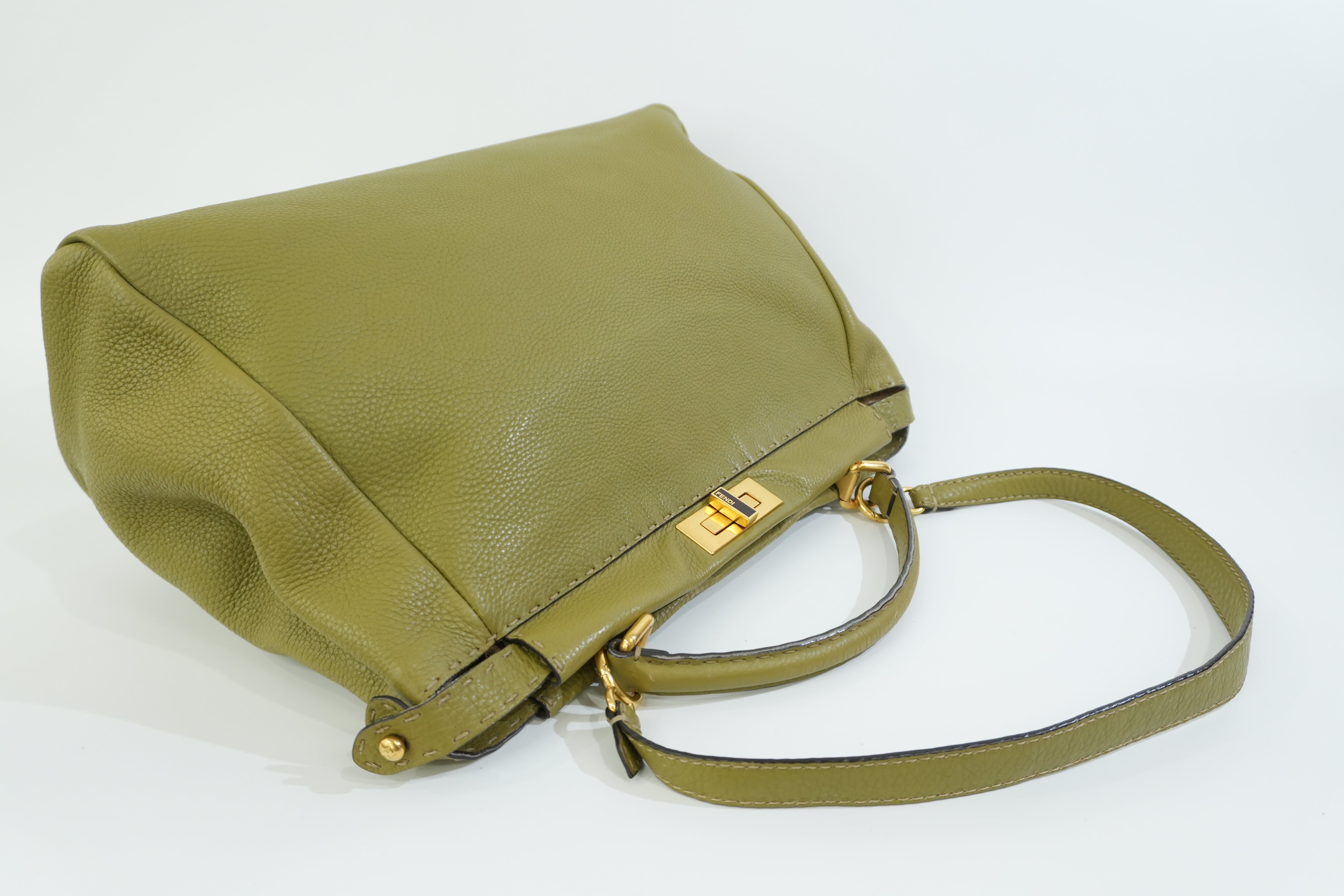 Pre-owned Fendi Calfskin Leather Peek a Boo Shoulder Bag Green