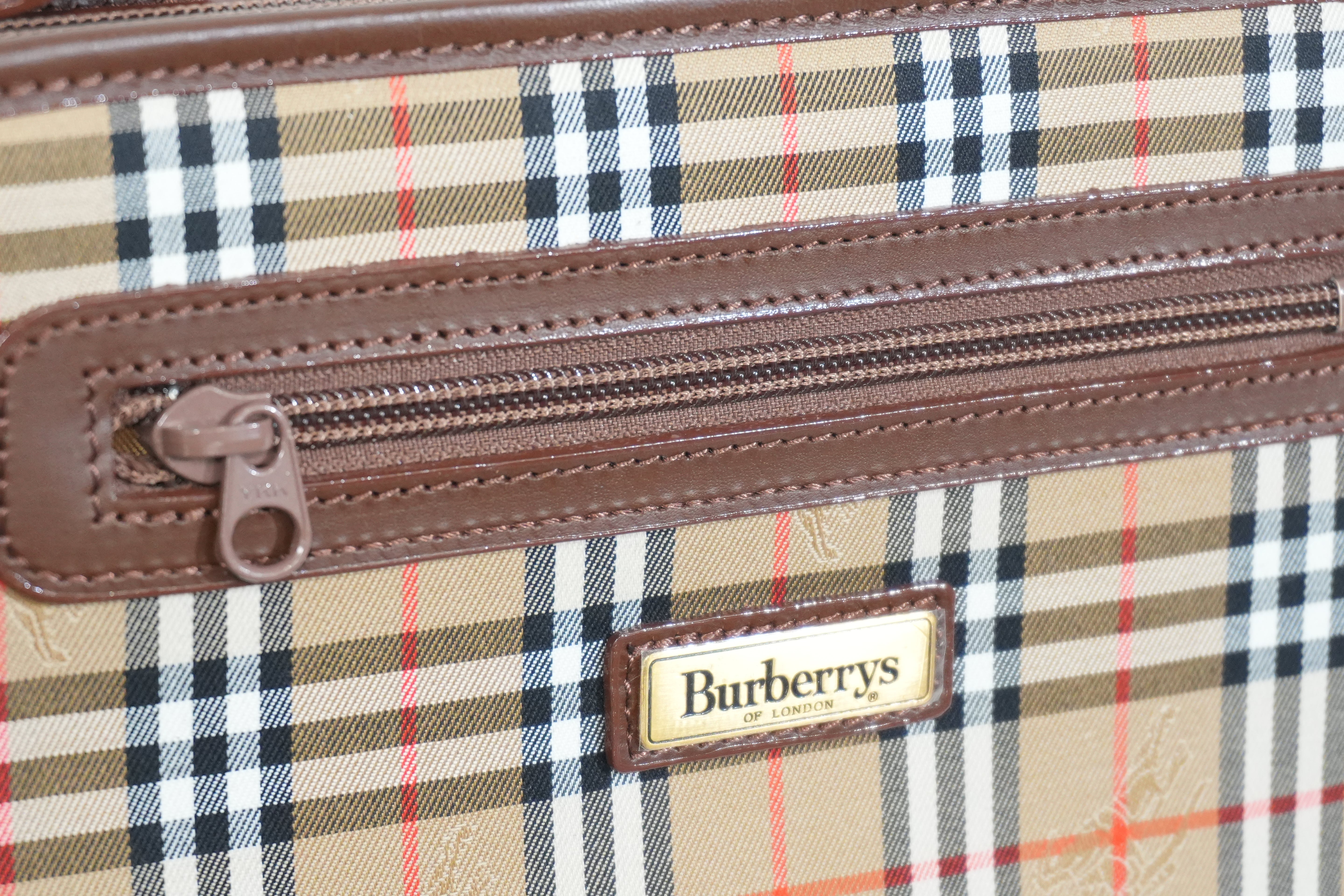 Pre-owned Burberry Vinatage Haymarket Check Clutch Bag Brown