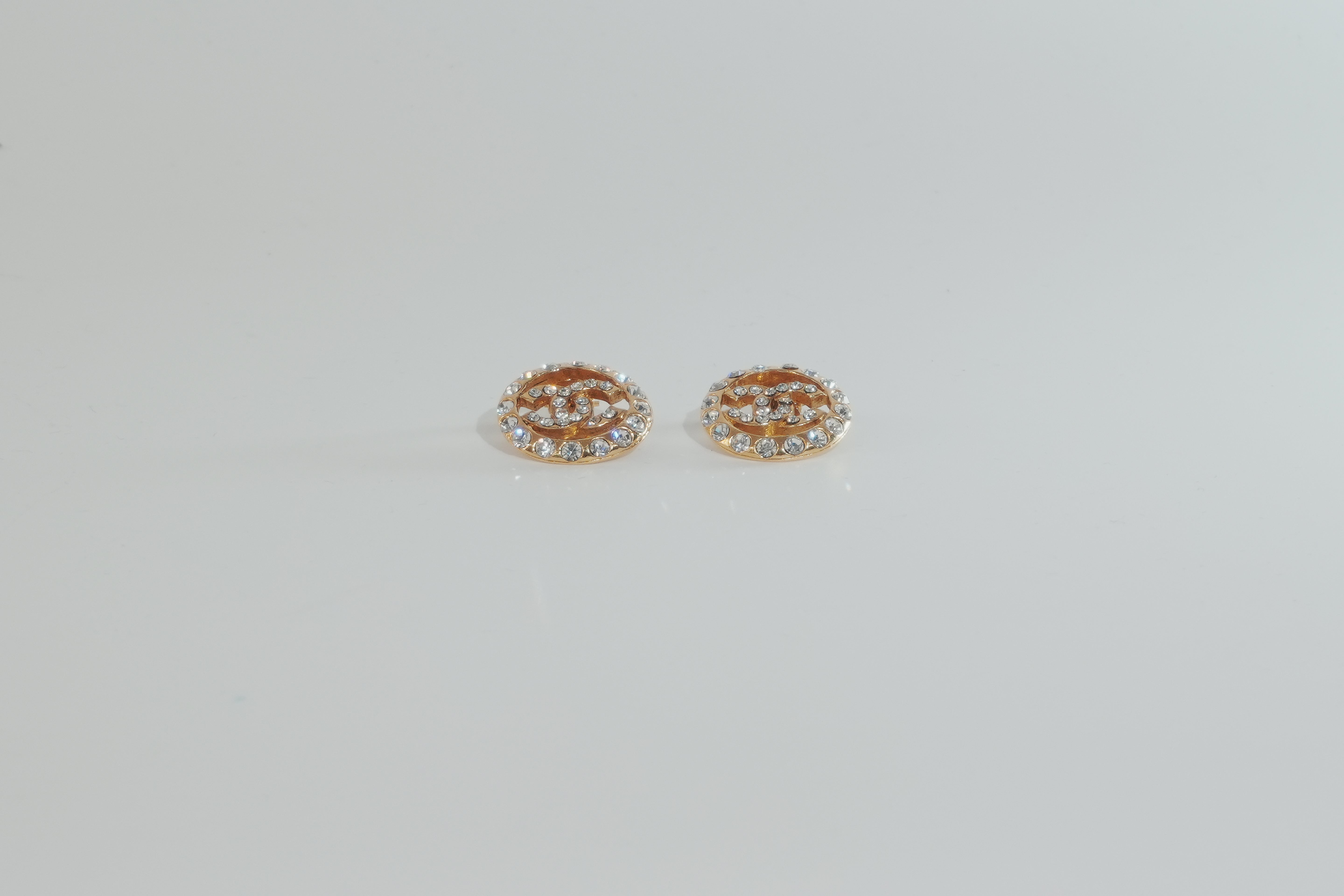 Pre-owned Chanel CC Earrings Gold tone