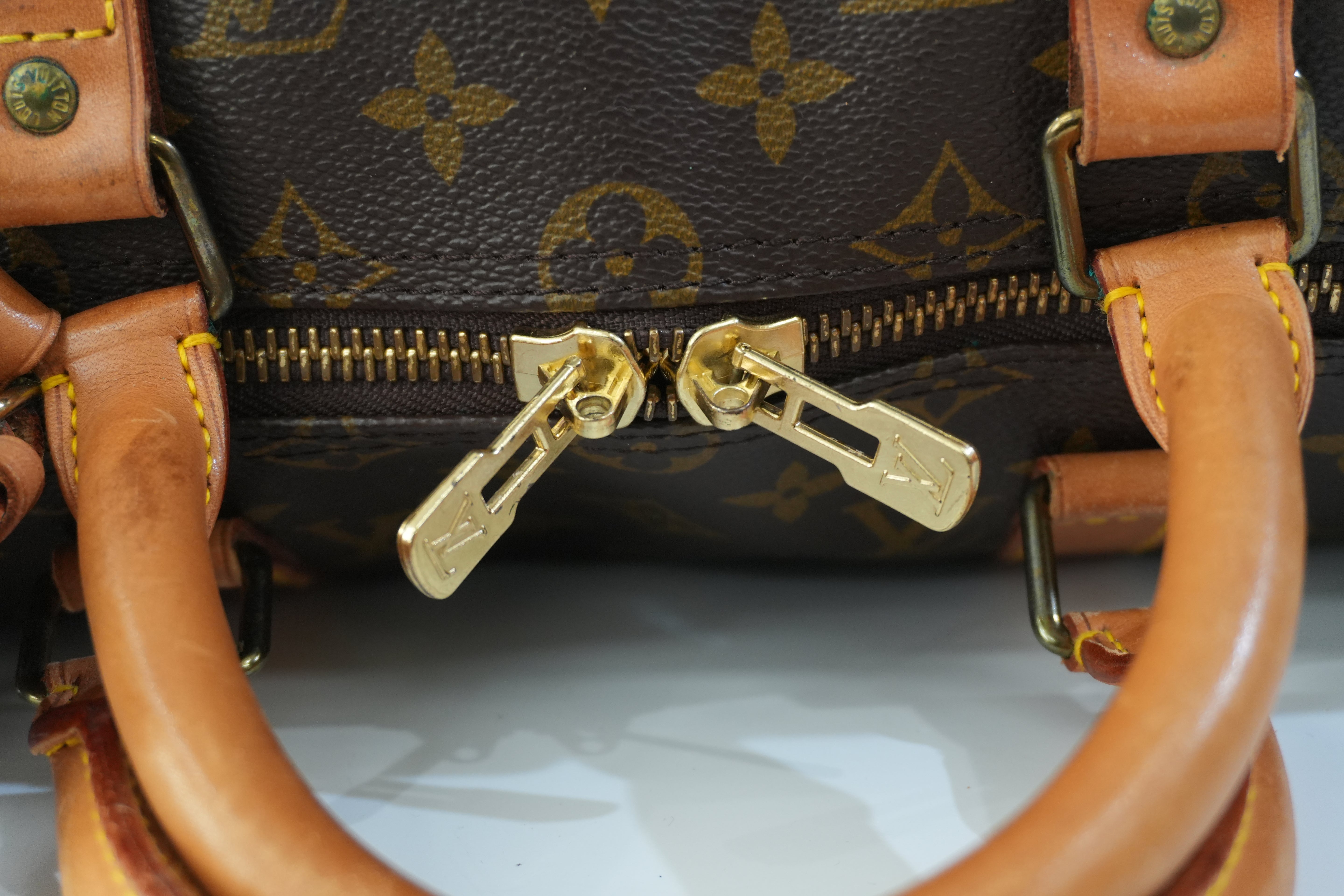 Pre-owned Louis Vuitton Monogram Keepall 50 Bandouliere Travel Bag