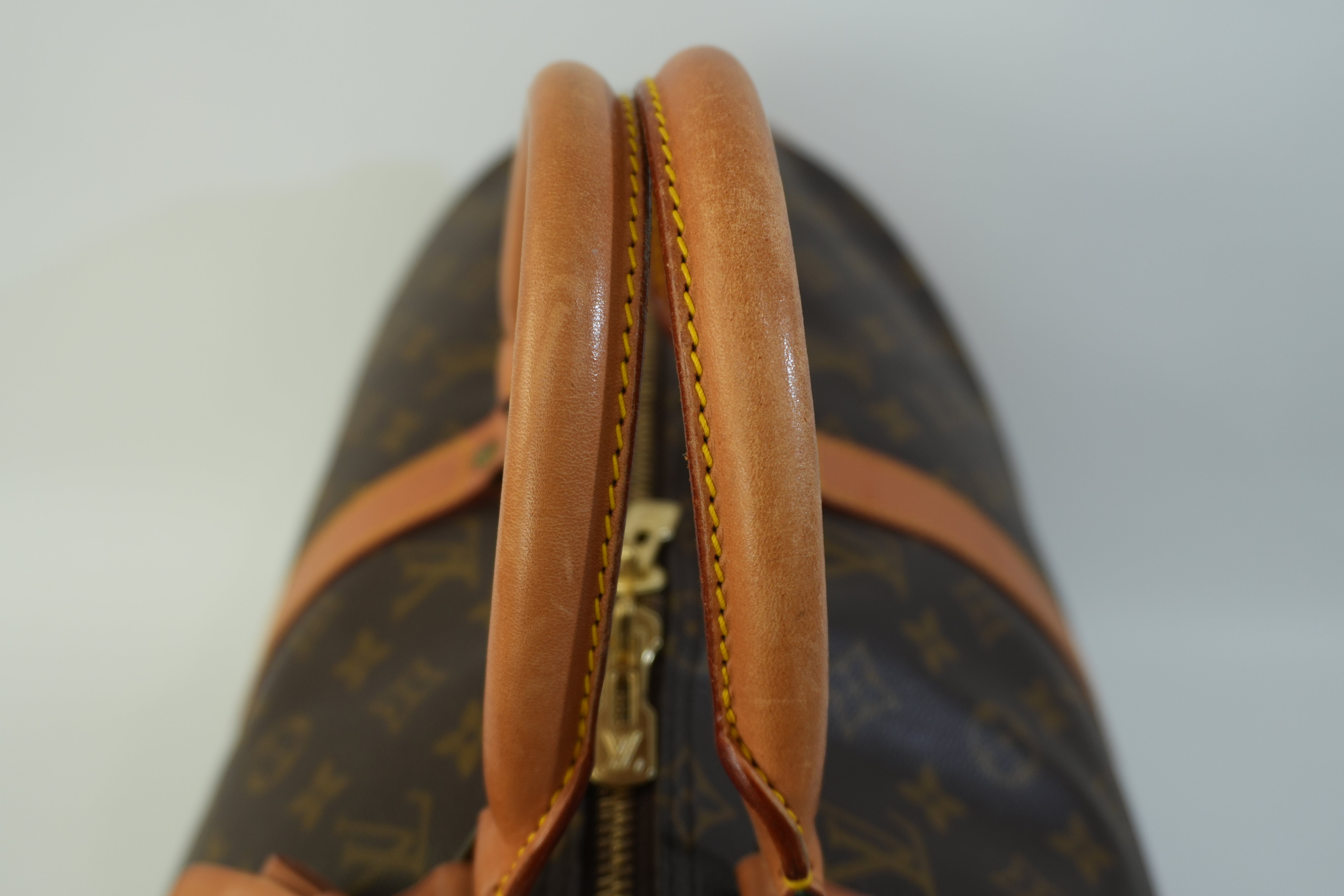 Pre-owned Louis Vuitton Monogram Keepall 50 Bandouliere Travel Bag