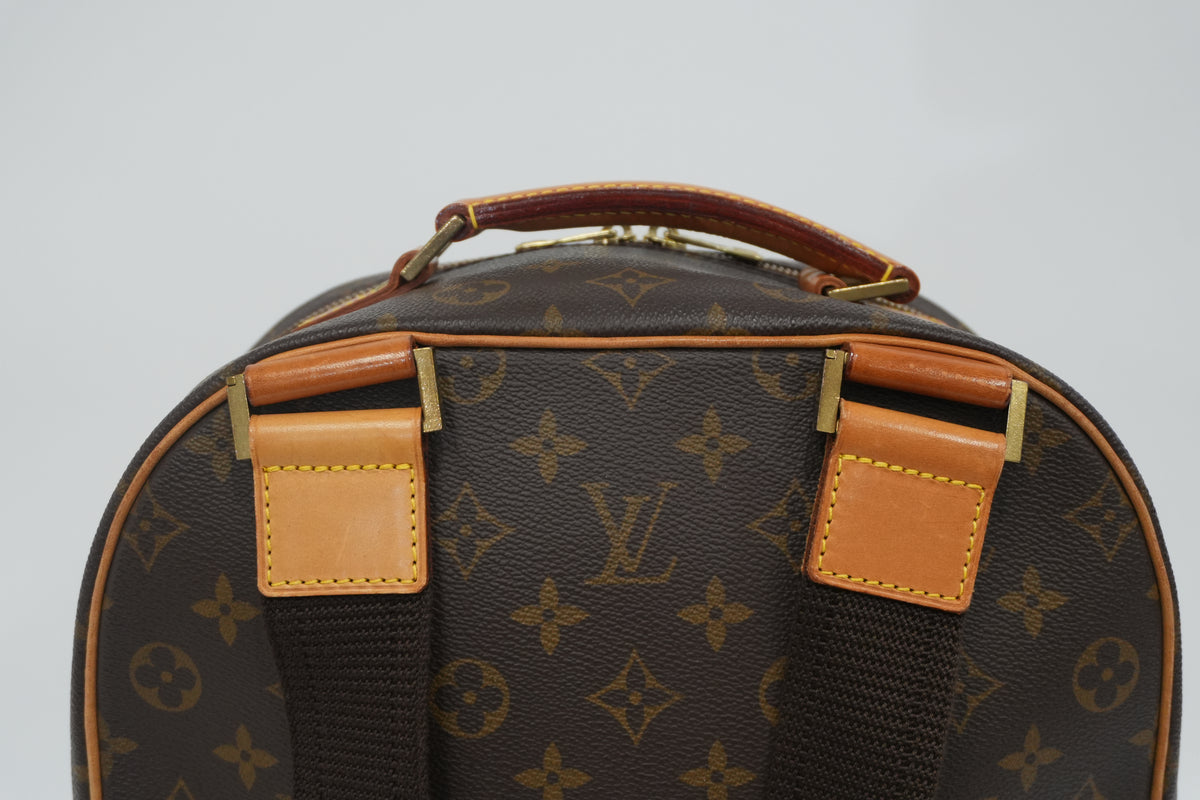 Pre-Owned Louis Vuitton Monogram Packall PM