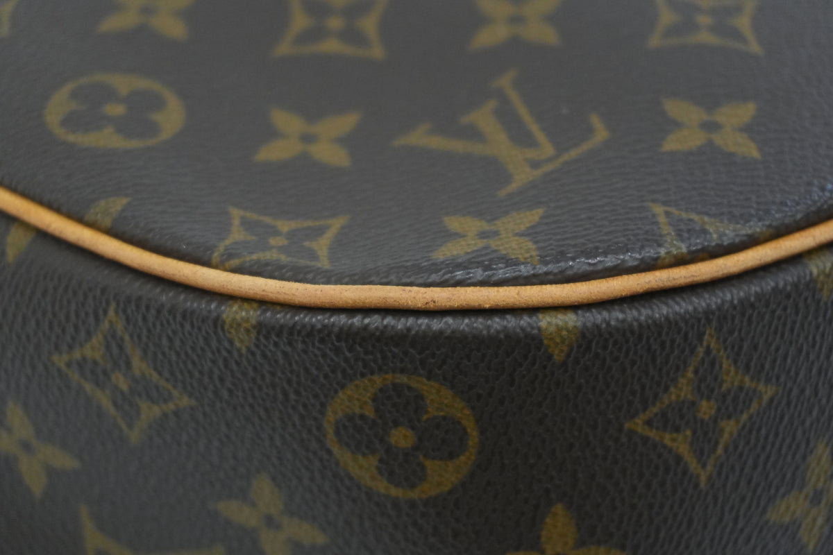 Pre-Owned Louis Vuitton Monogram Packall PM