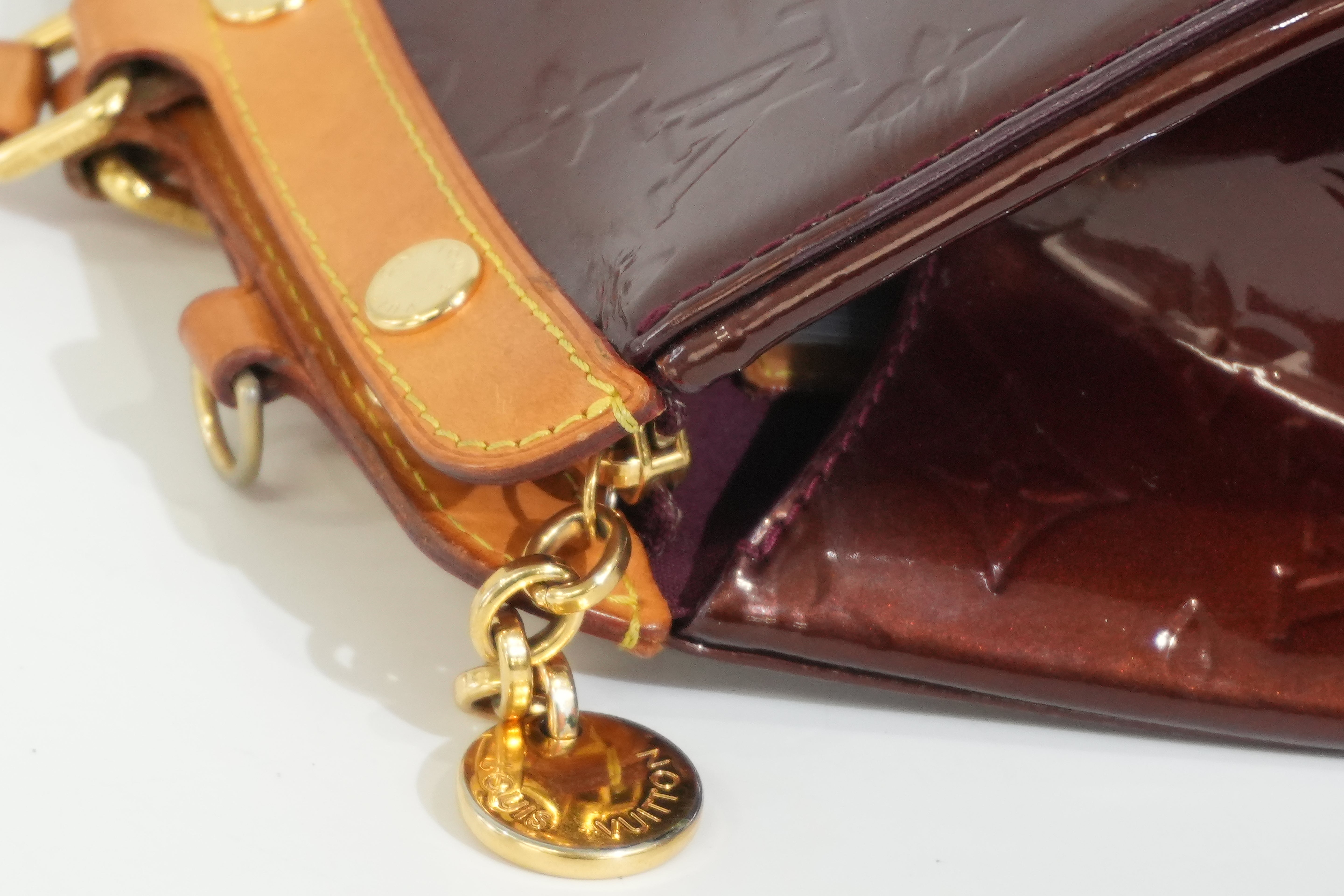 Pre-owned Louis Vuitton Vernis Brea Handbag Rouge Fauviste