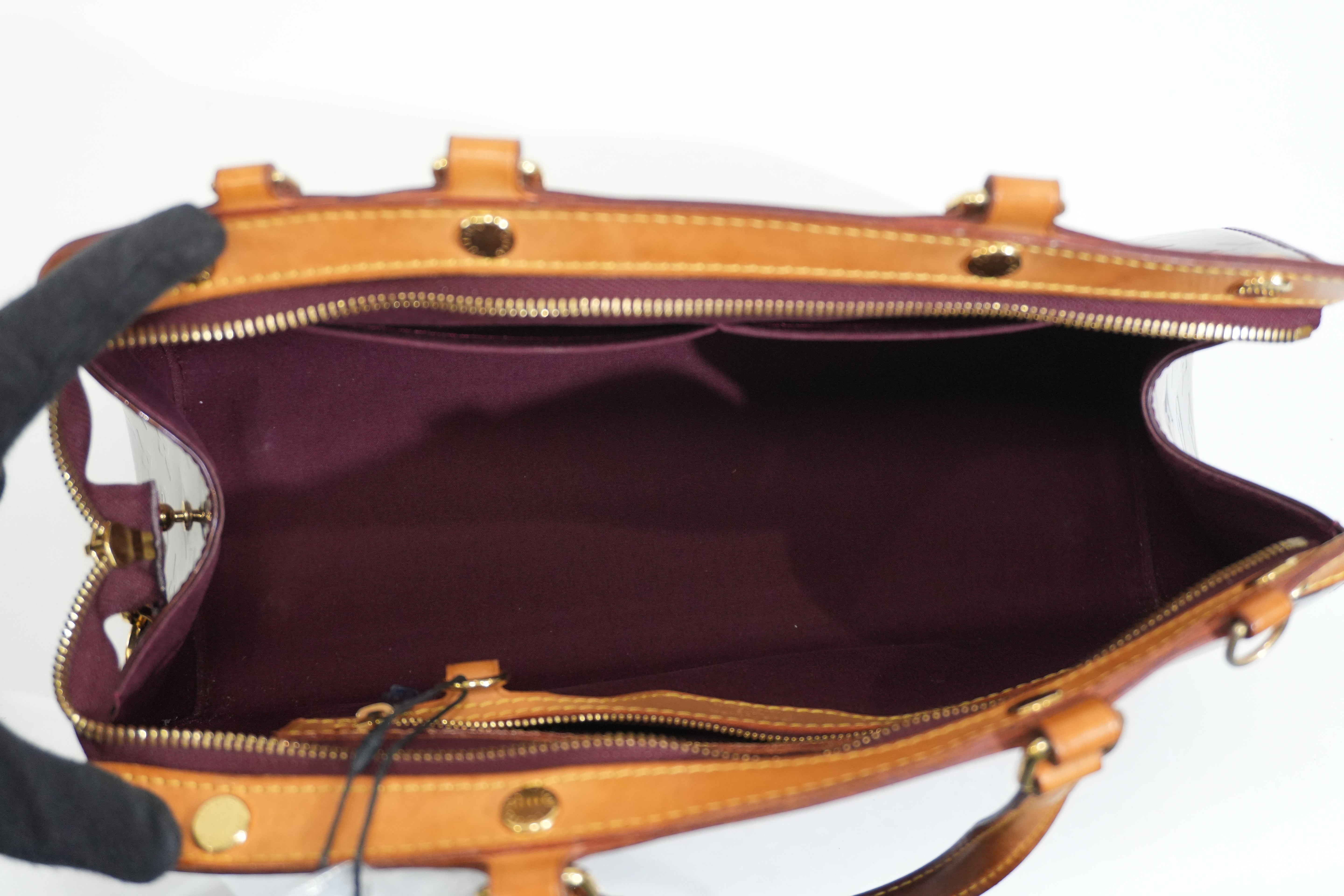 Pre-owned Louis Vuitton Vernis Brea Handbag Rouge Fauviste
