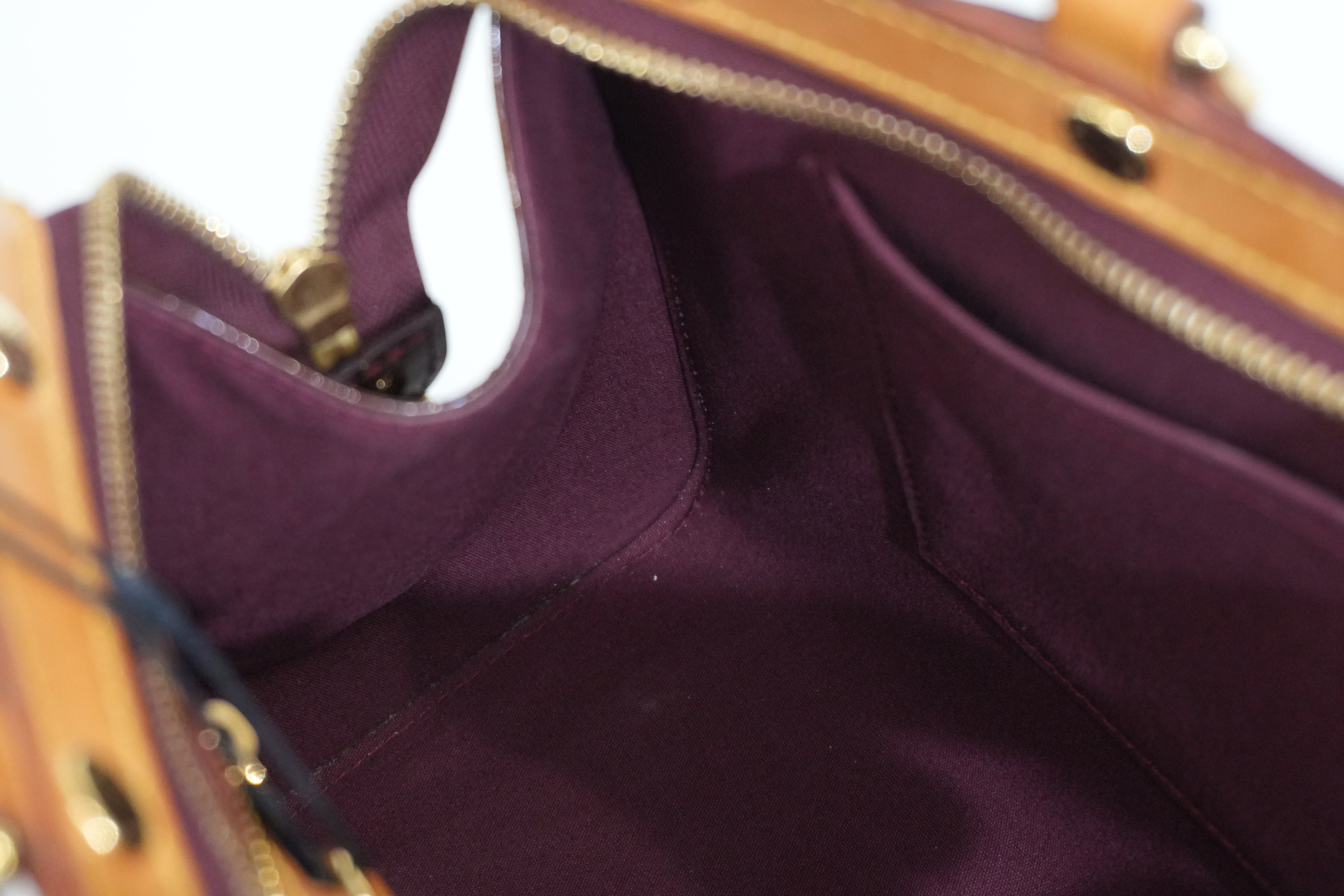 Pre-owned Louis Vuitton Vernis Brea Handbag Rouge Fauviste