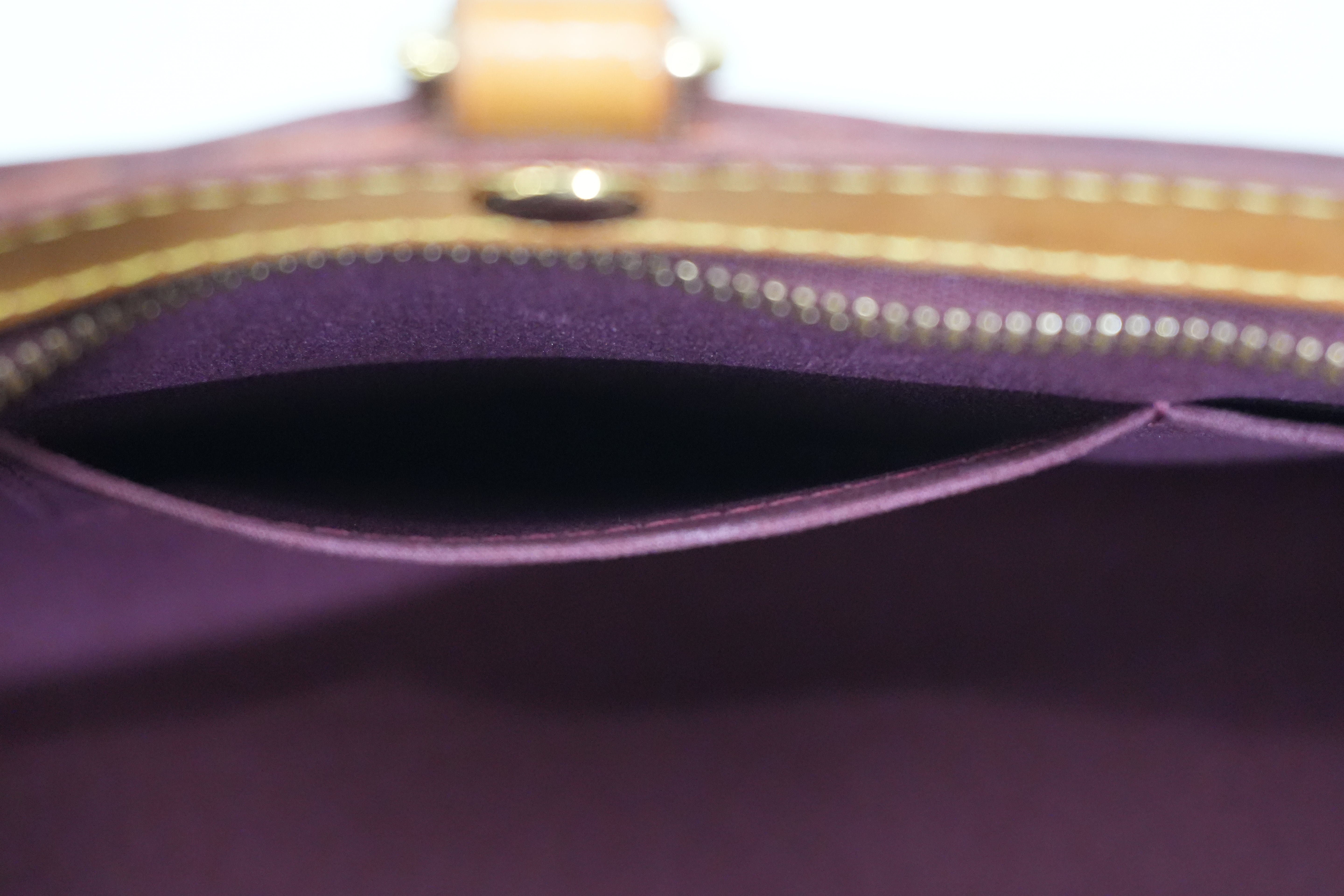 Pre-owned Louis Vuitton Vernis Brea Handbag Rouge Fauviste