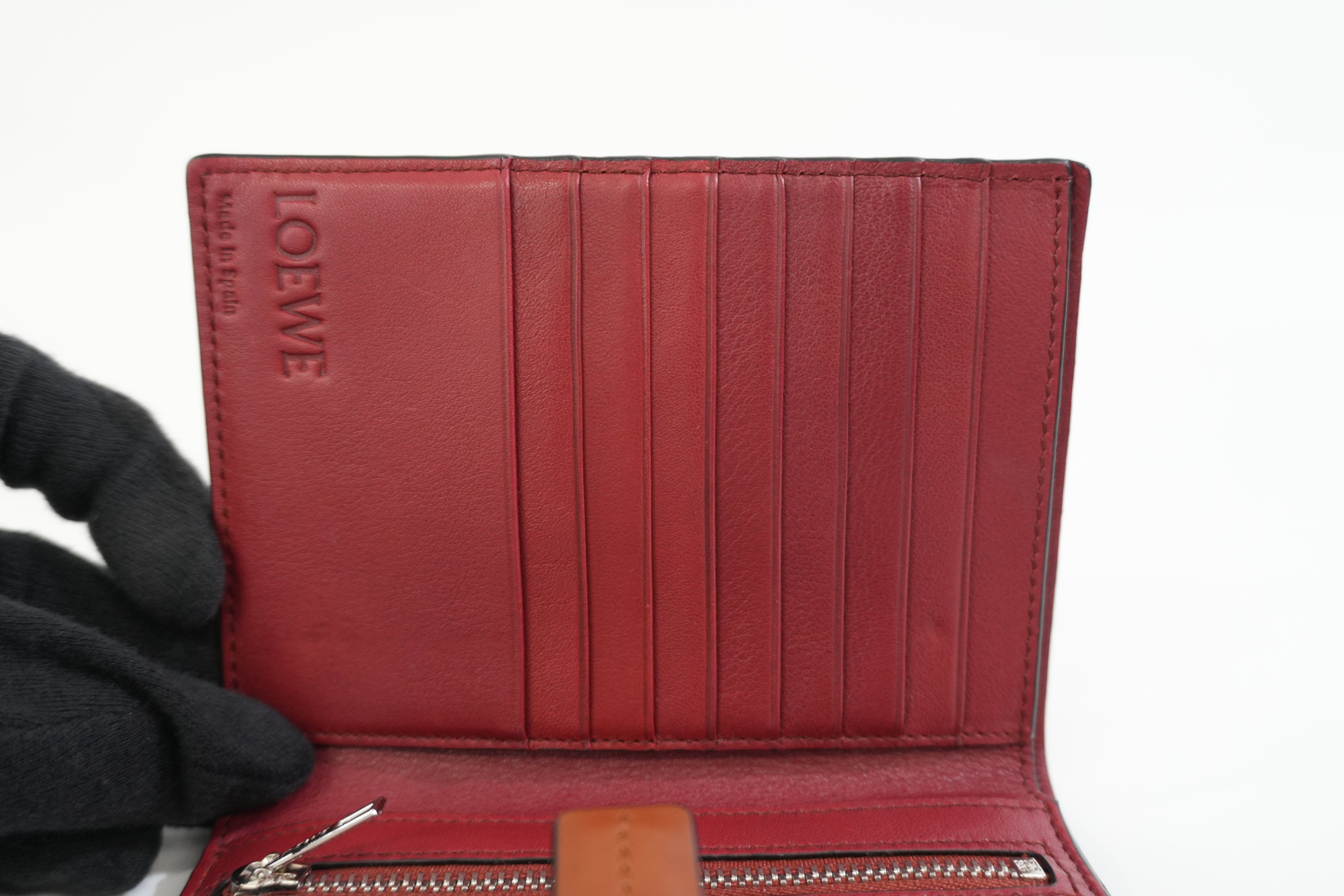 Pre-owned Loewe Leather Cover Wallet Brown