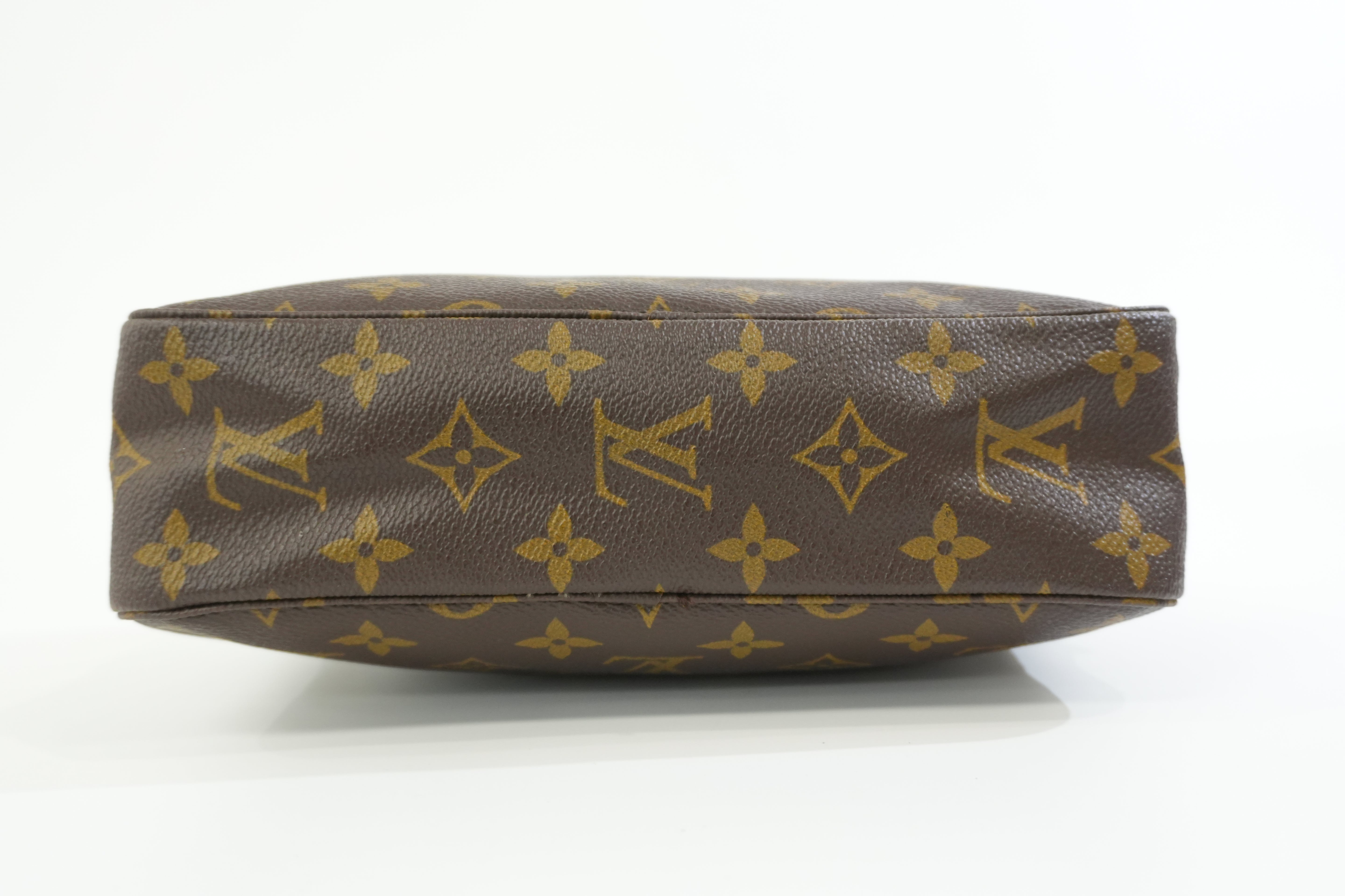 Pre-owned Louis Vuitton Monogram Trousse 23