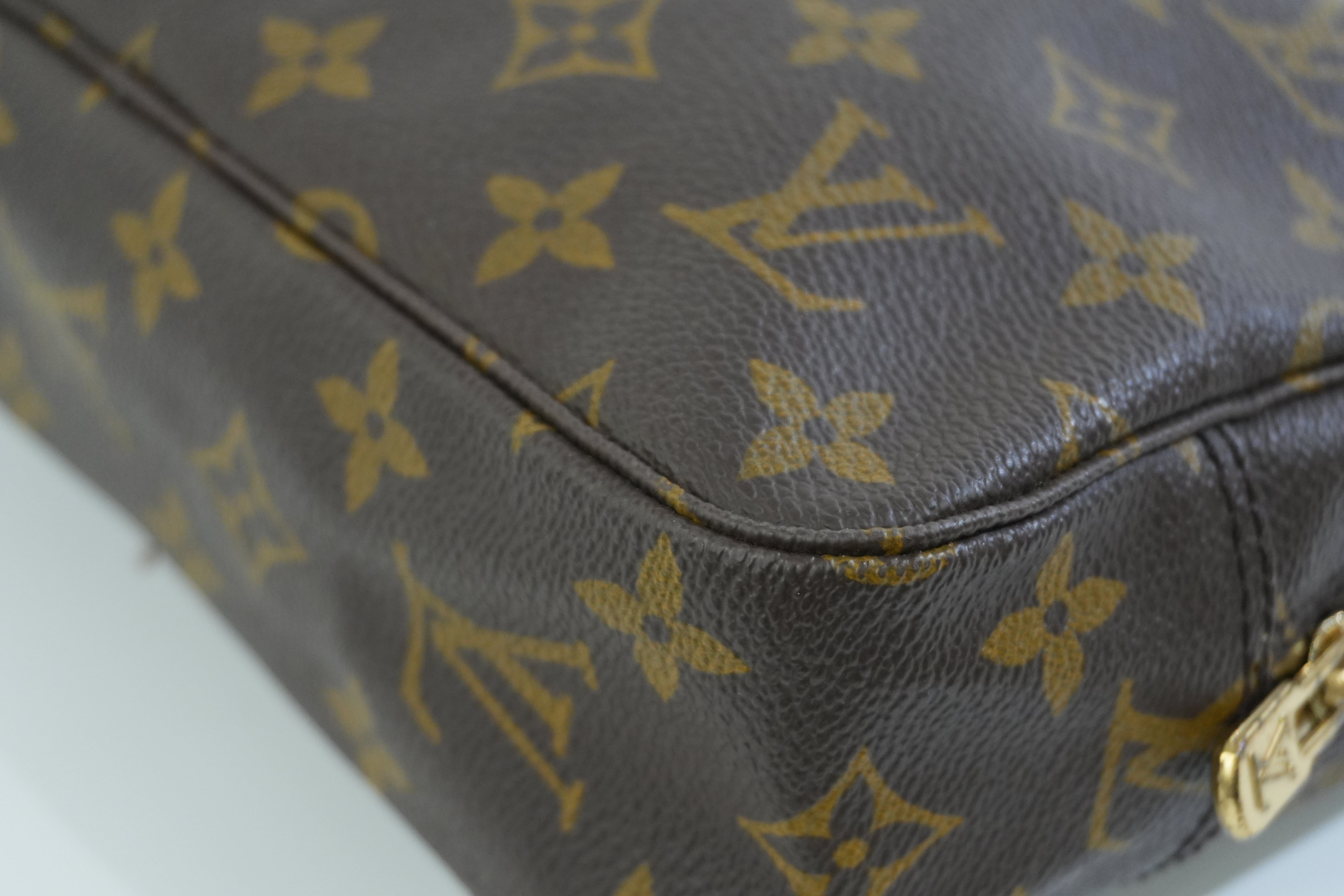 Pre-owned Louis Vuitton Monogram Trousse 23
