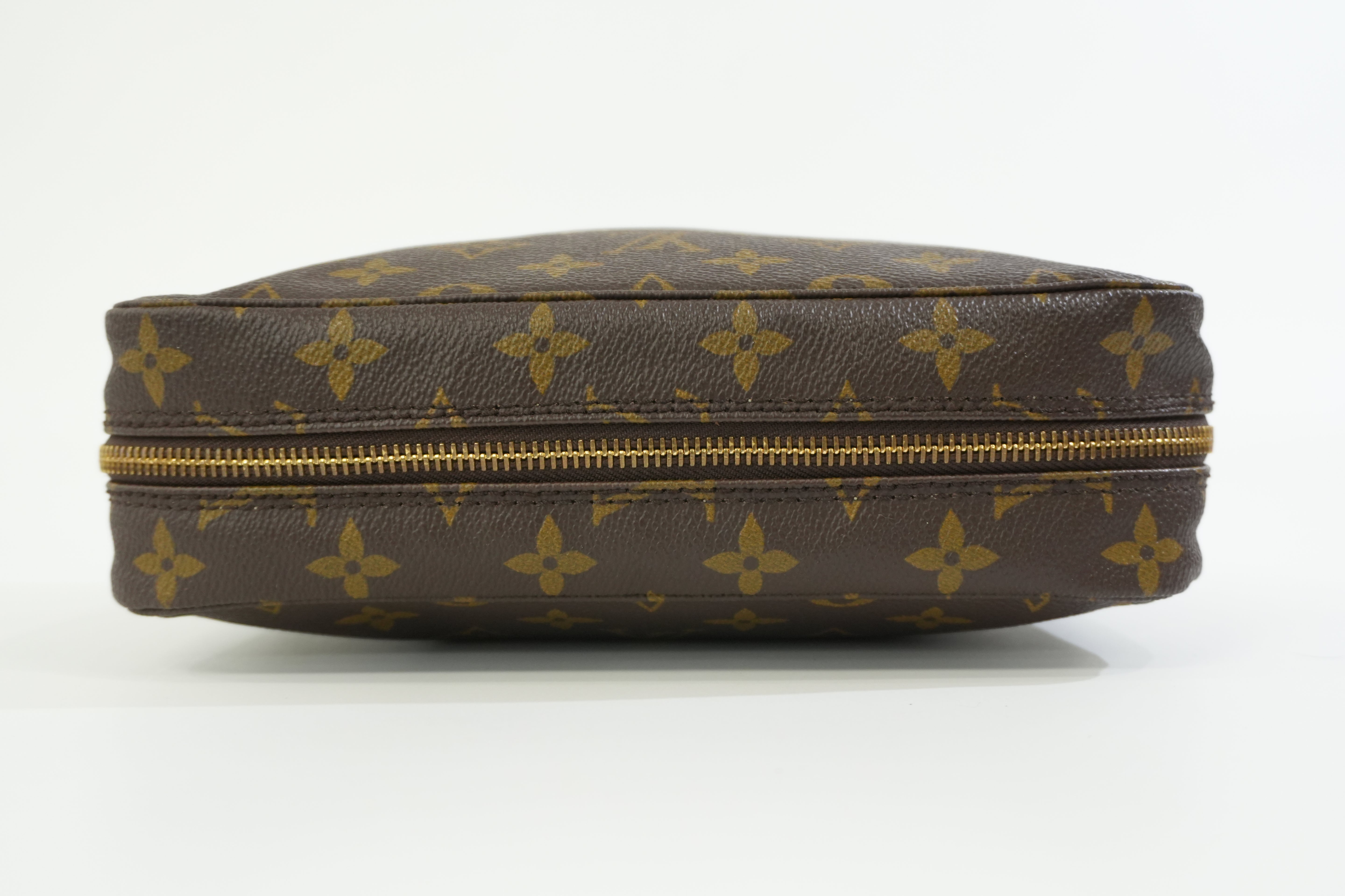 Pre-owned Louis Vuitton Monogram Trousse 23