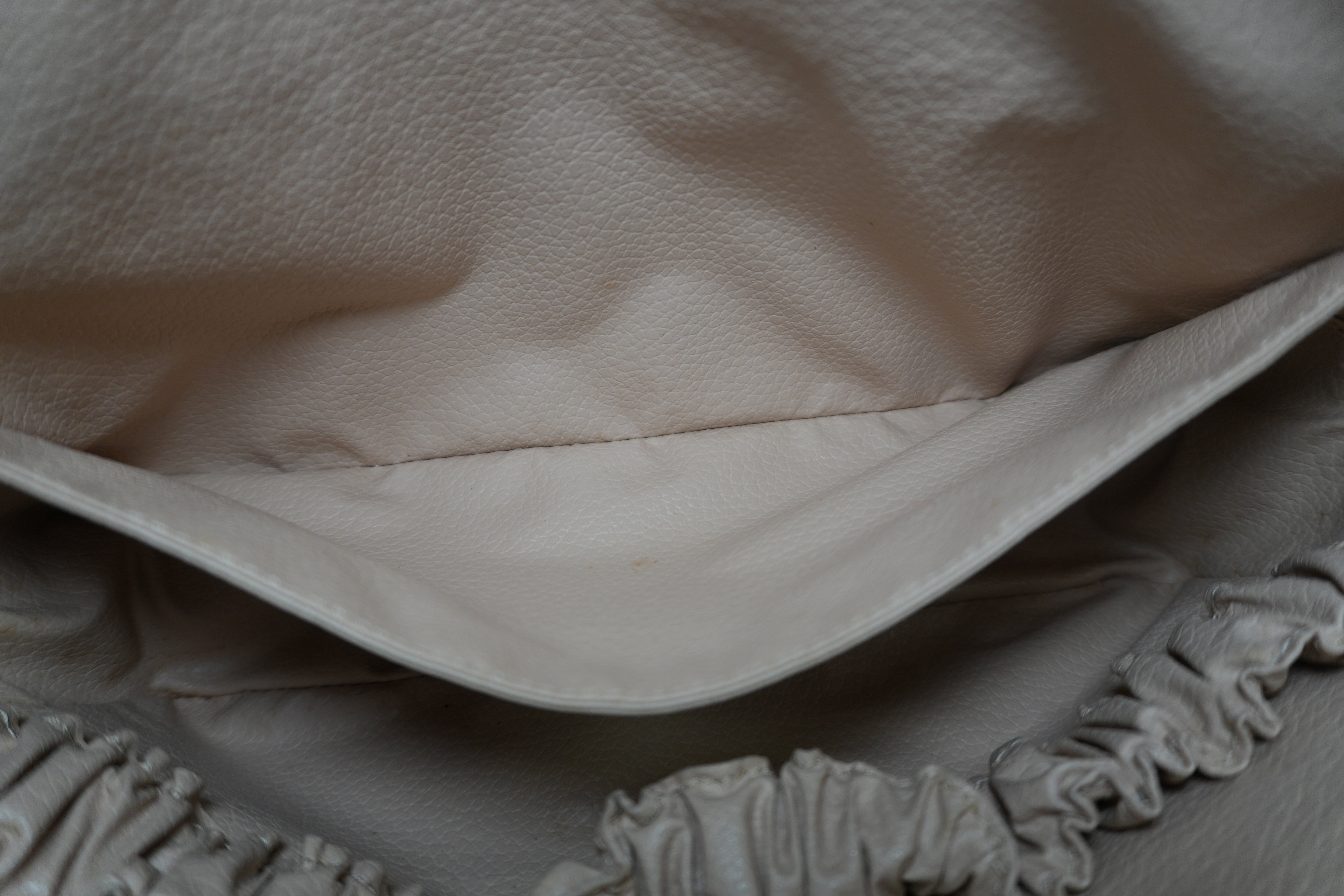 Pre-owned Louis Vuitton Monogram Trousse 23