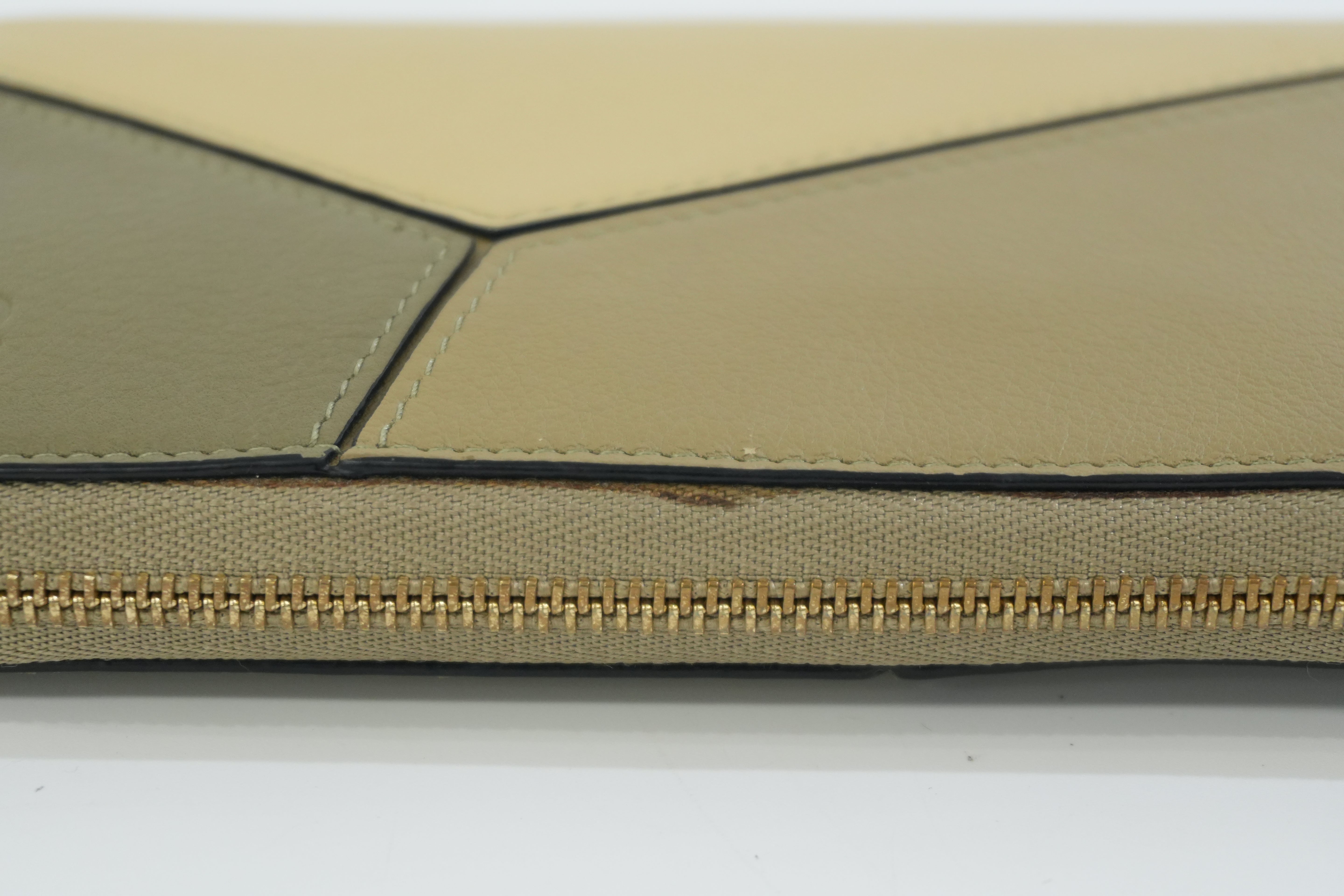 Pre-owned Loewe Leather Zippy Long Wallet Green