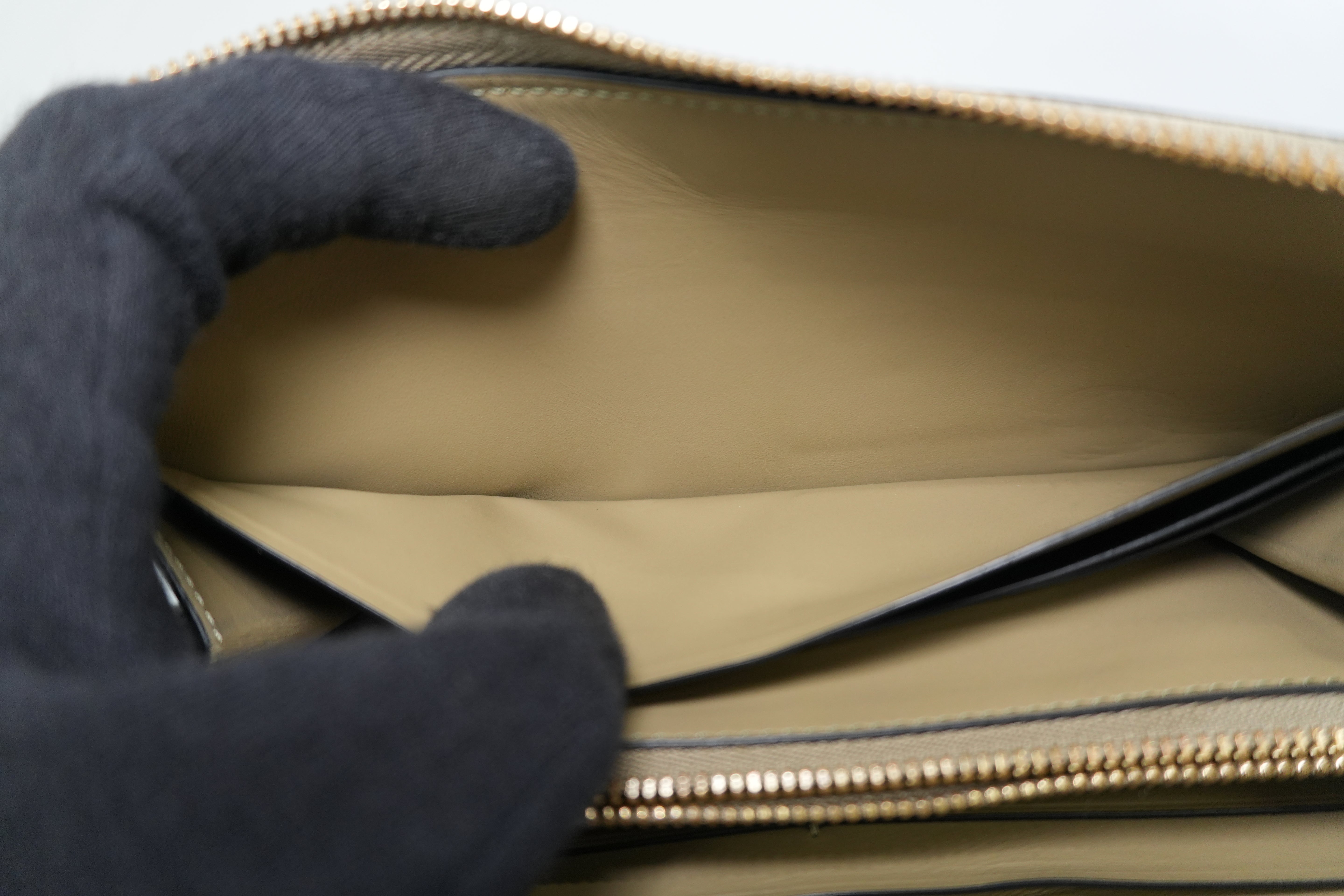 Pre-owned Loewe Leather Zippy Long Wallet Green