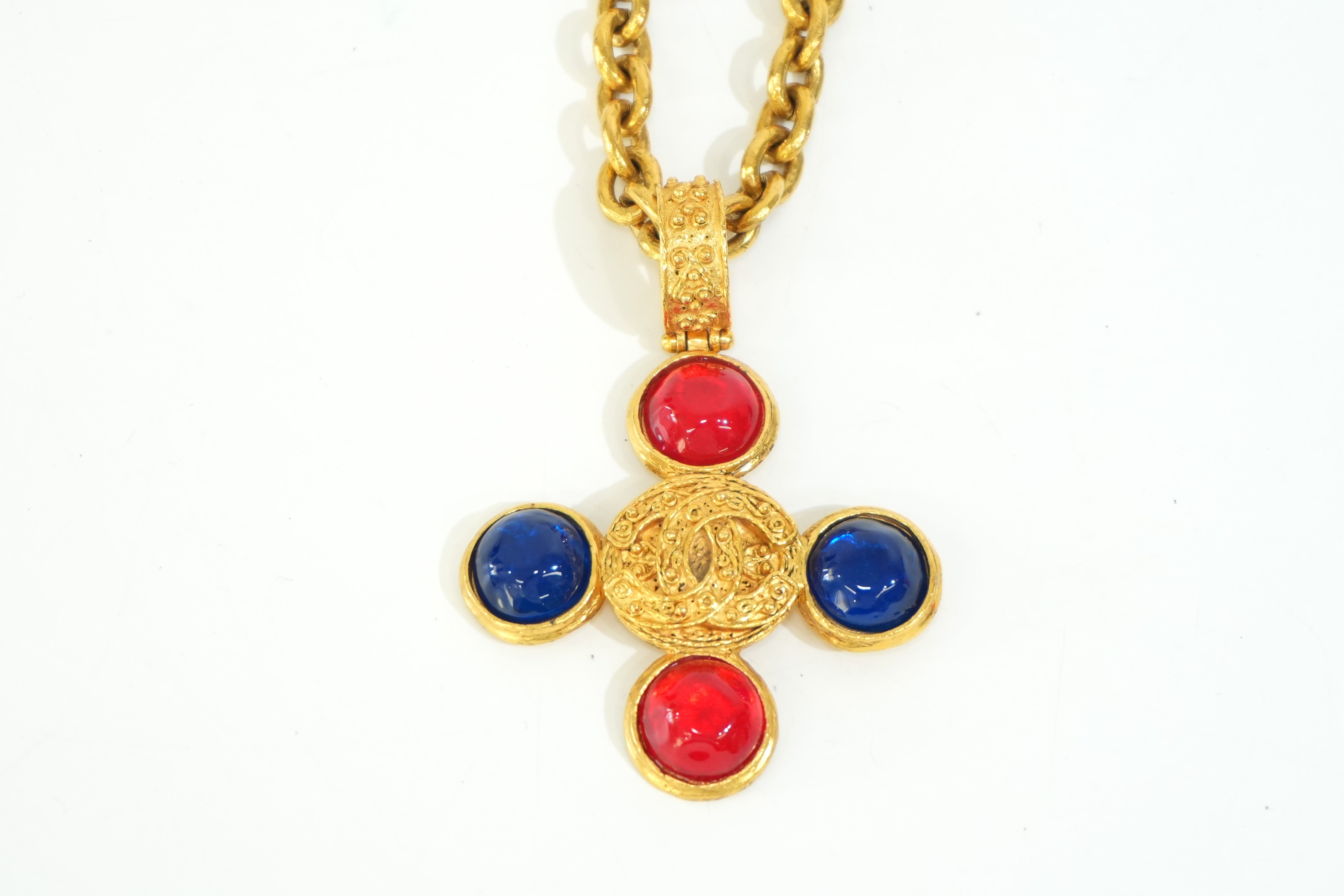 Pre-owned Chanel 24k Gold Plated Vintage Gripoix Cross Necklace 65cm