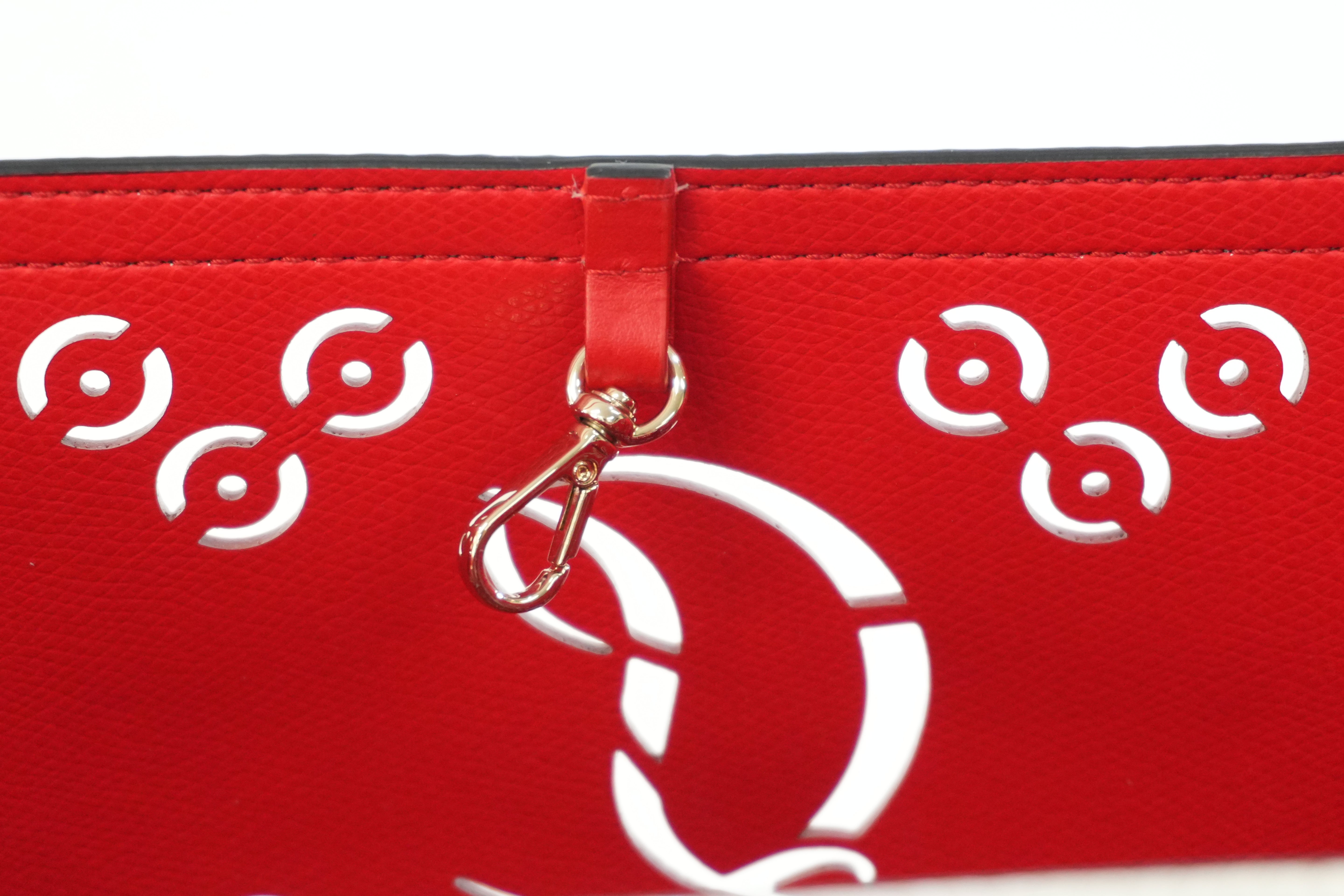 Pre-owned Christian Louboutin Leather Cabarock Perforated Tote Bag White