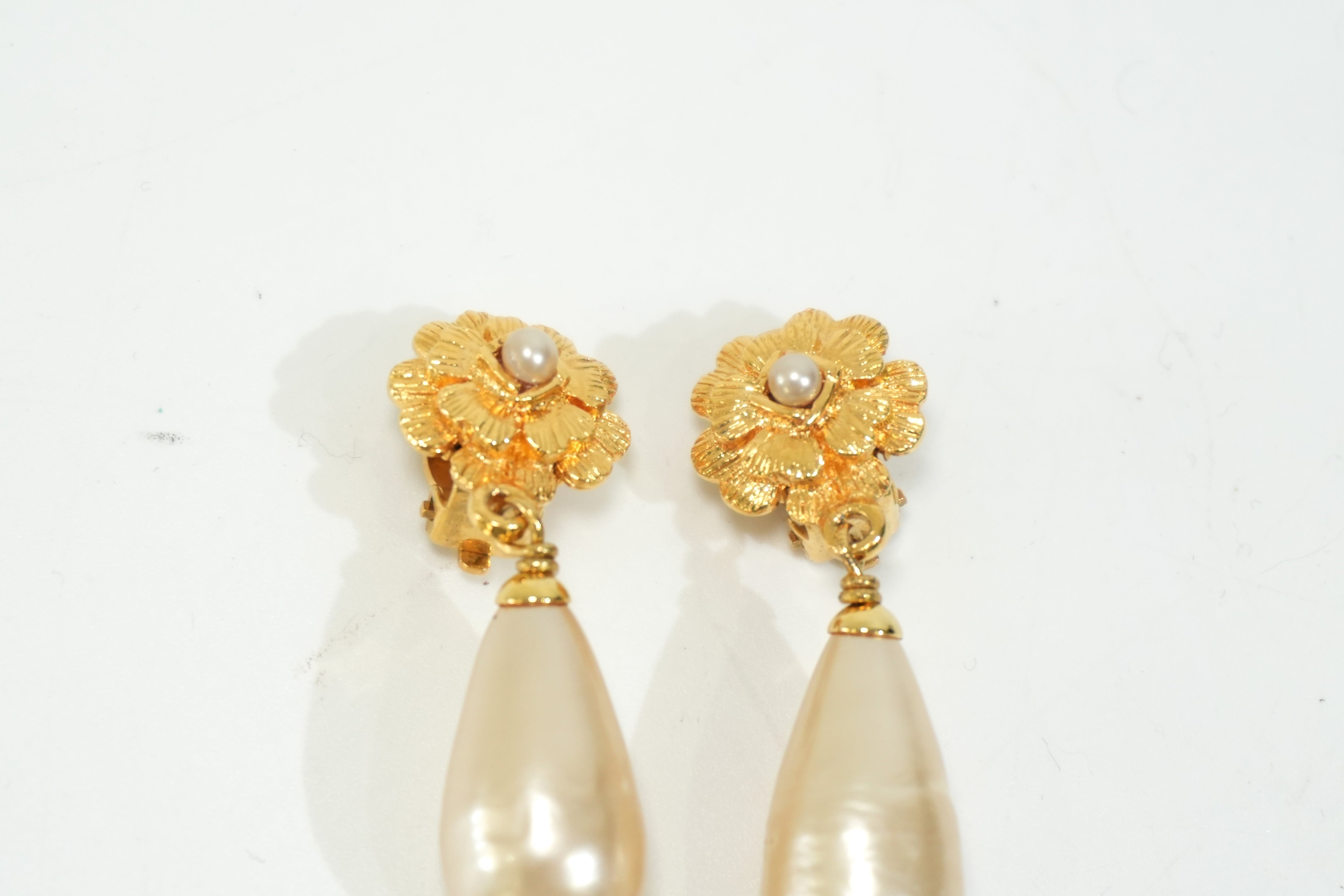 Pre-owned Chanel Fashion Gold Clip on Pearl Earrings