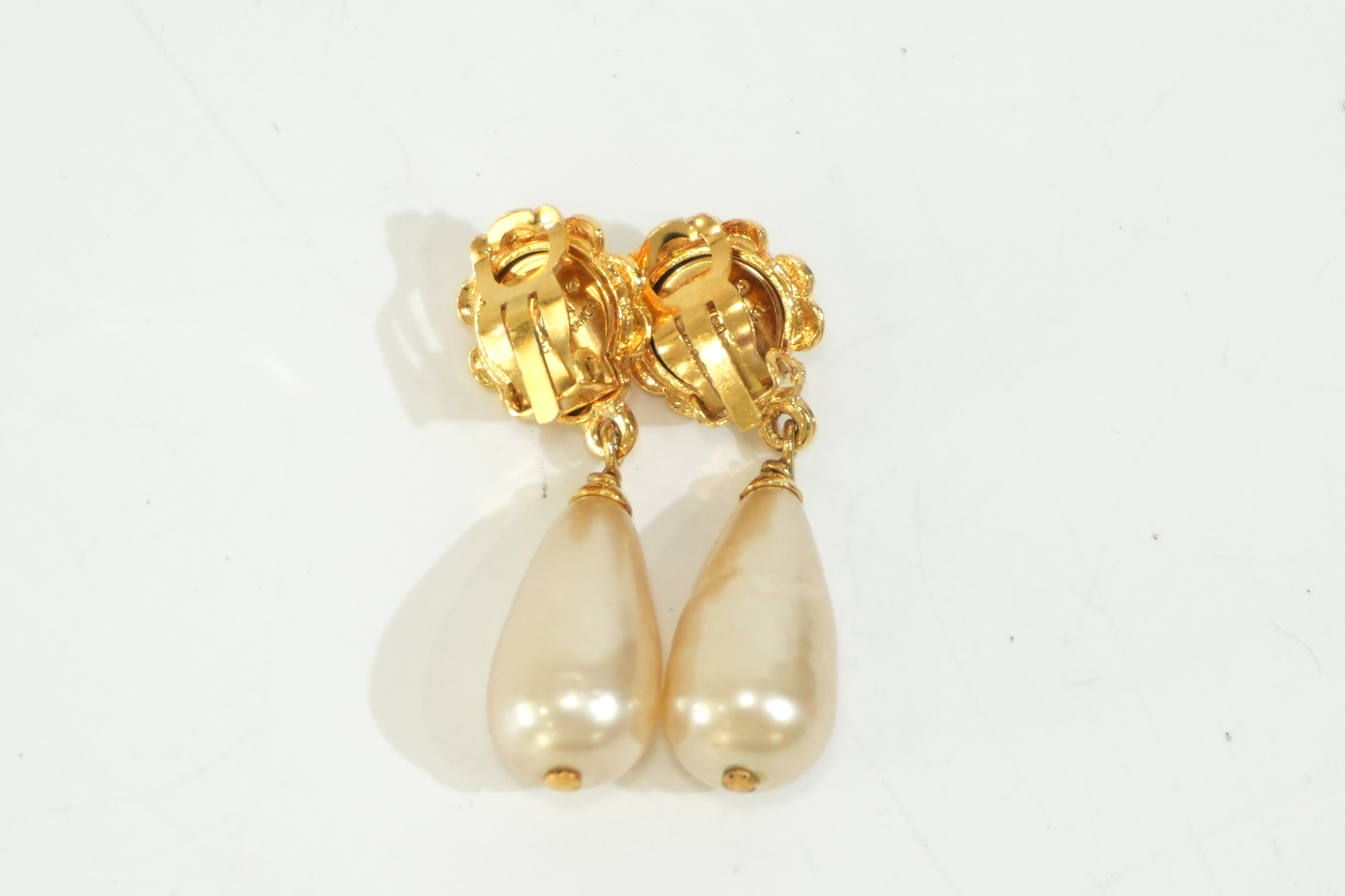 Pre-owned Chanel Fashion Gold Clip on Pearl Earrings