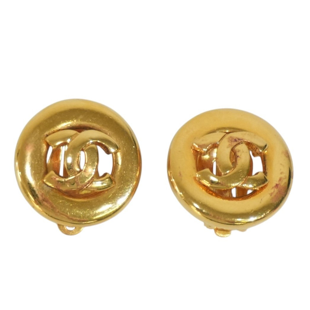 Pre-owned Chanel Fashion Gold Clip on Earrings