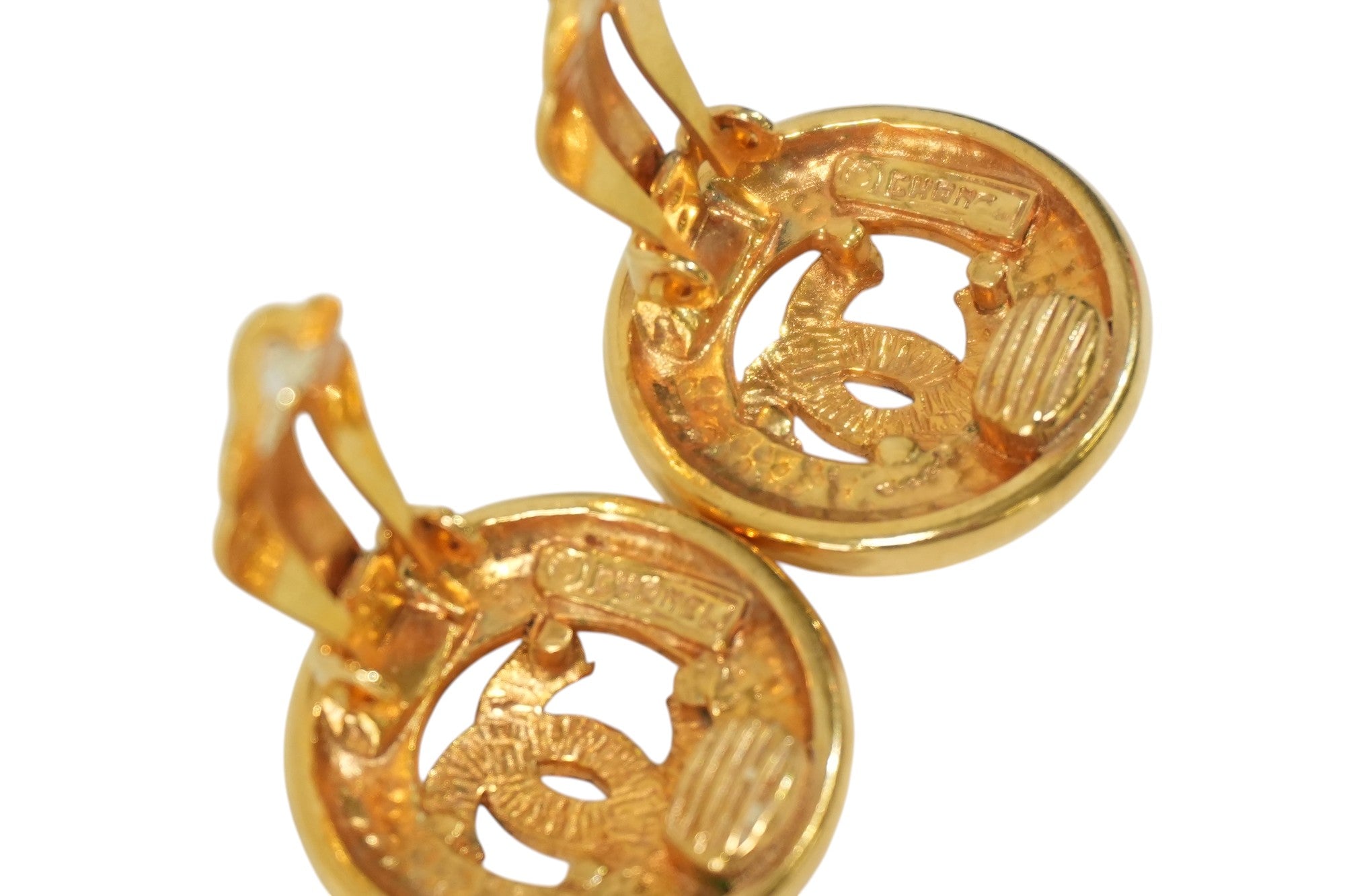 Pre-owned Chanel Fashion Gold Clip on Earrings