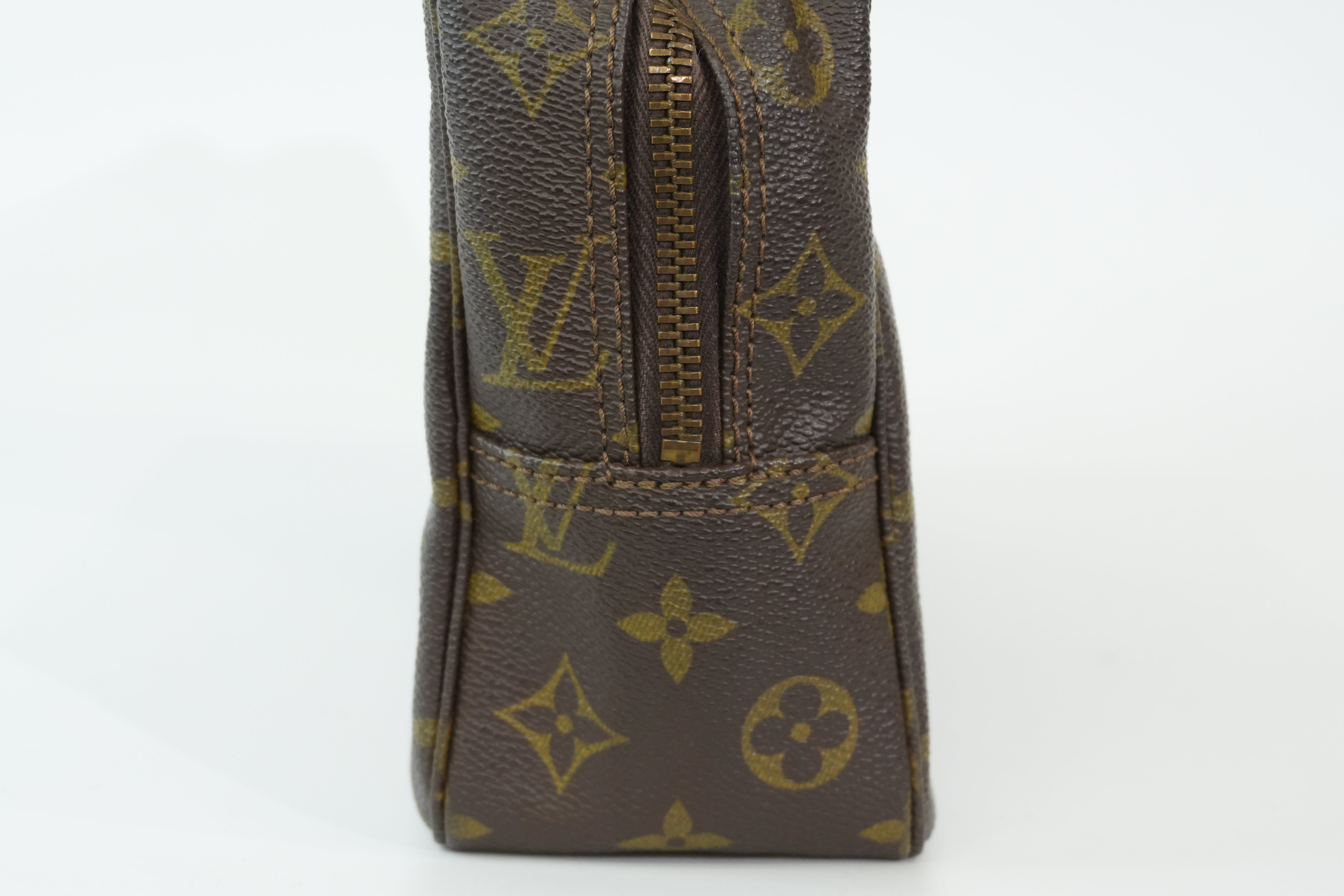 Pre-owned Louis Vuitton Monogram Trousse 28 pouch