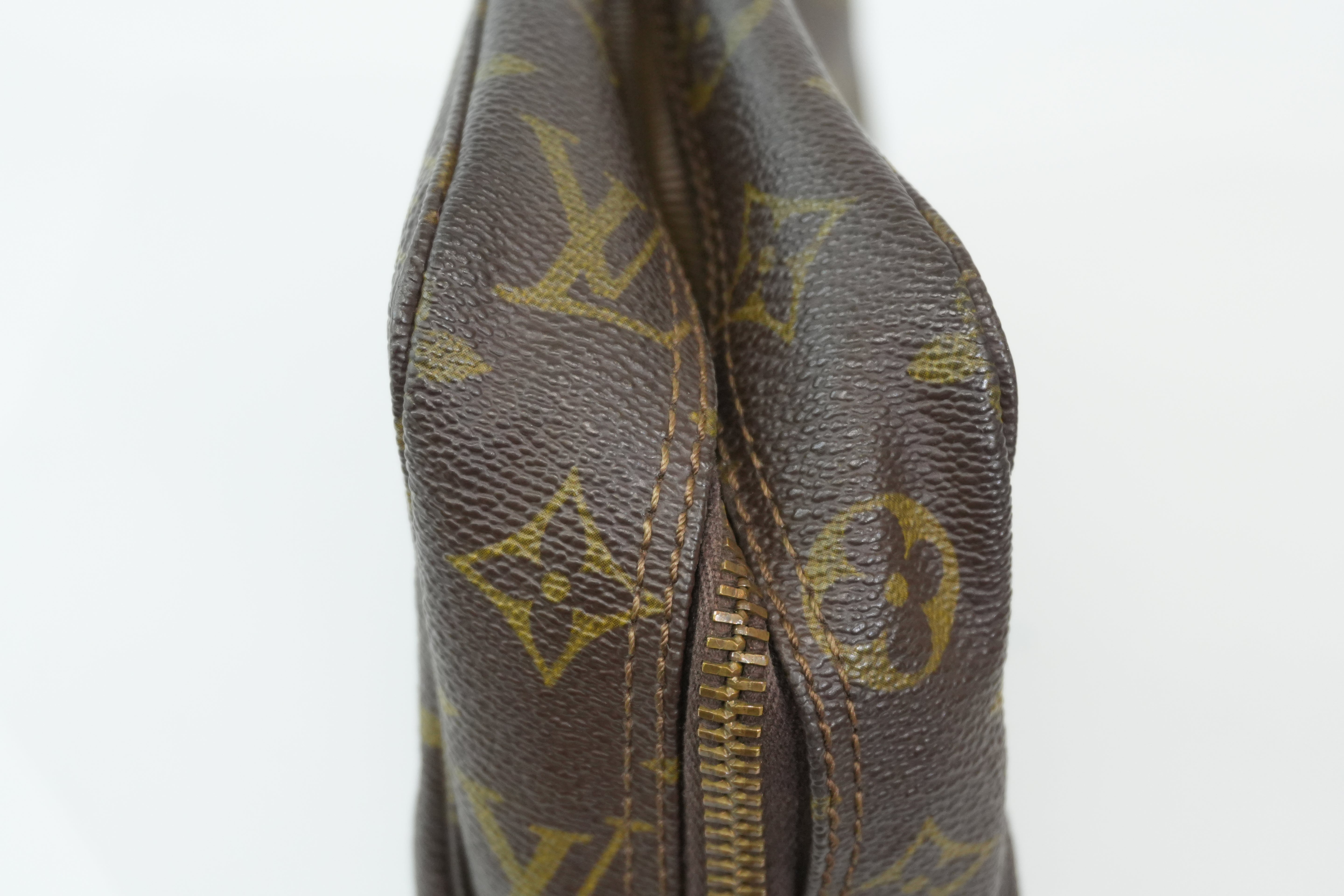 Pre-owned Louis Vuitton Monogram Trousse 28 pouch