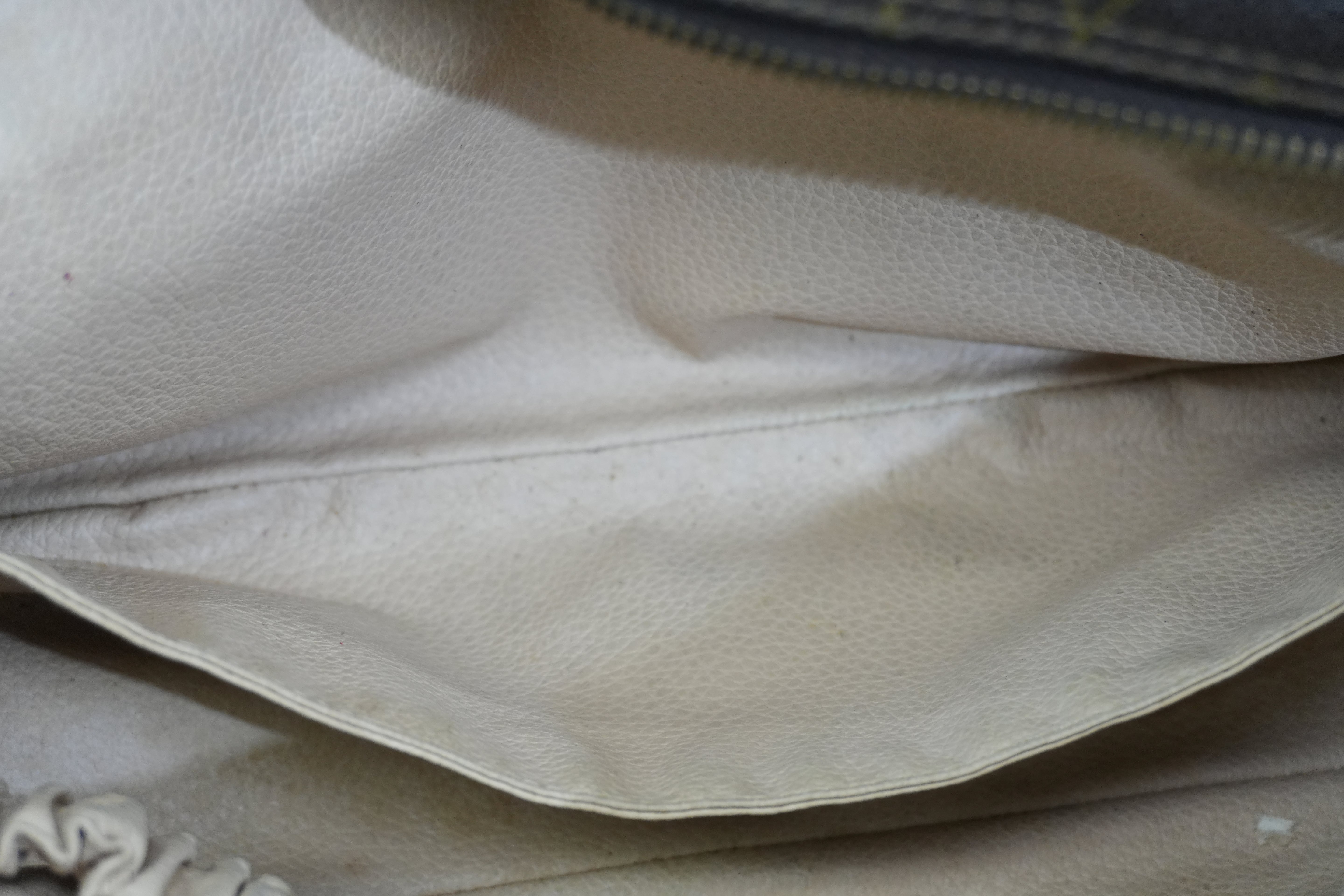 Pre-owned Louis Vuitton Monogram Trousse 28 pouch