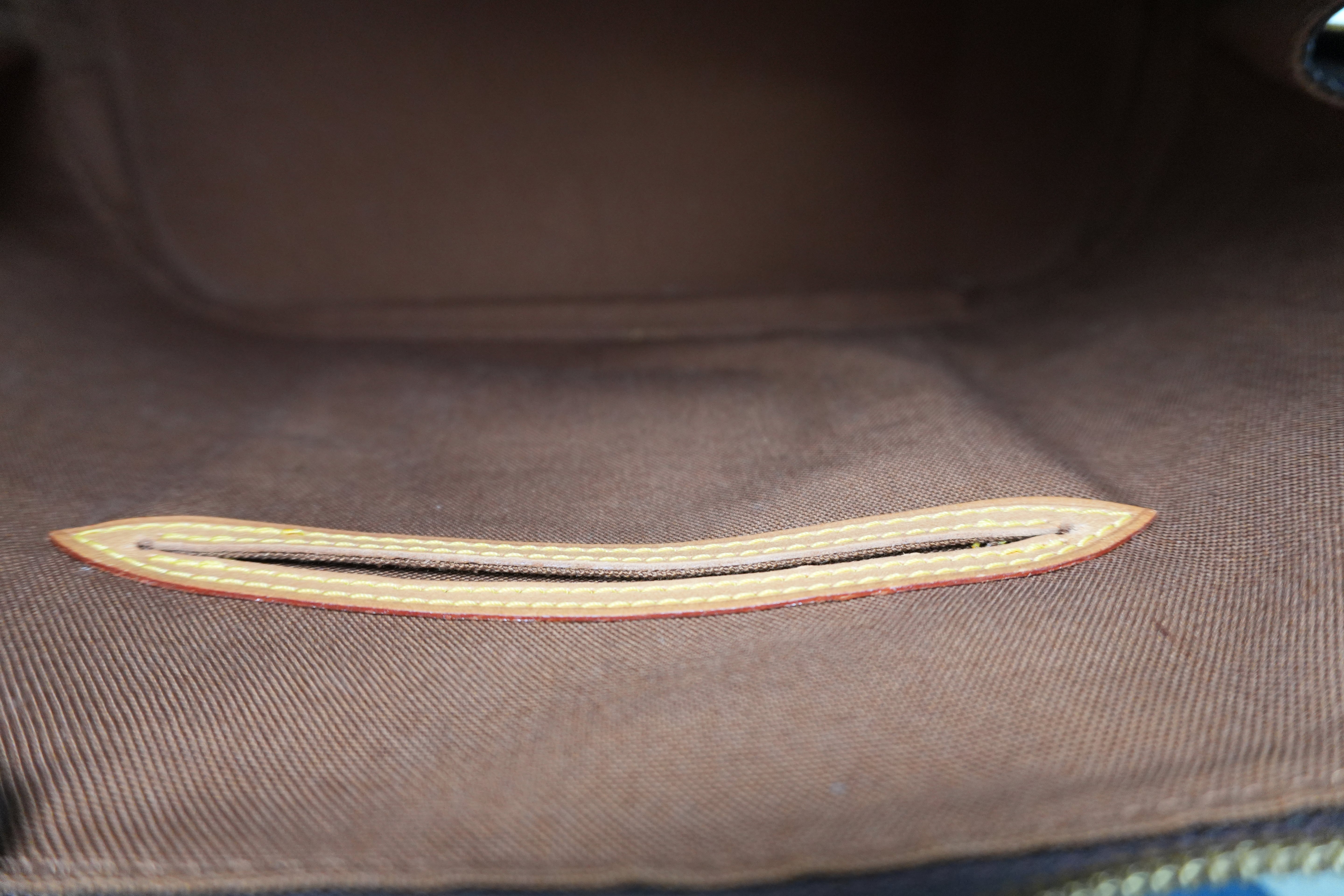 Louis Vuitton Monogram Alma Handbag Used