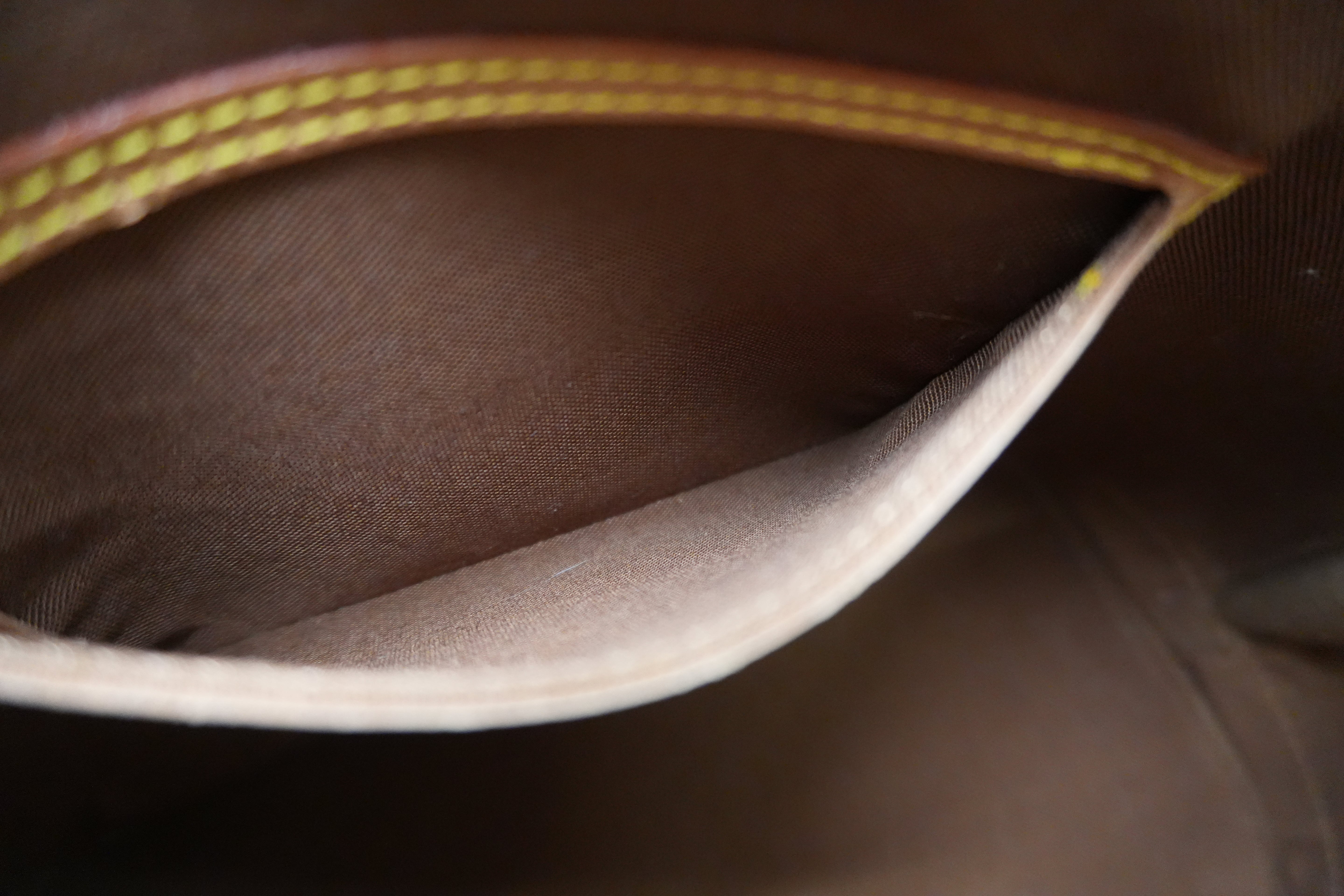 Louis Vuitton Monogram Alma Handbag Used