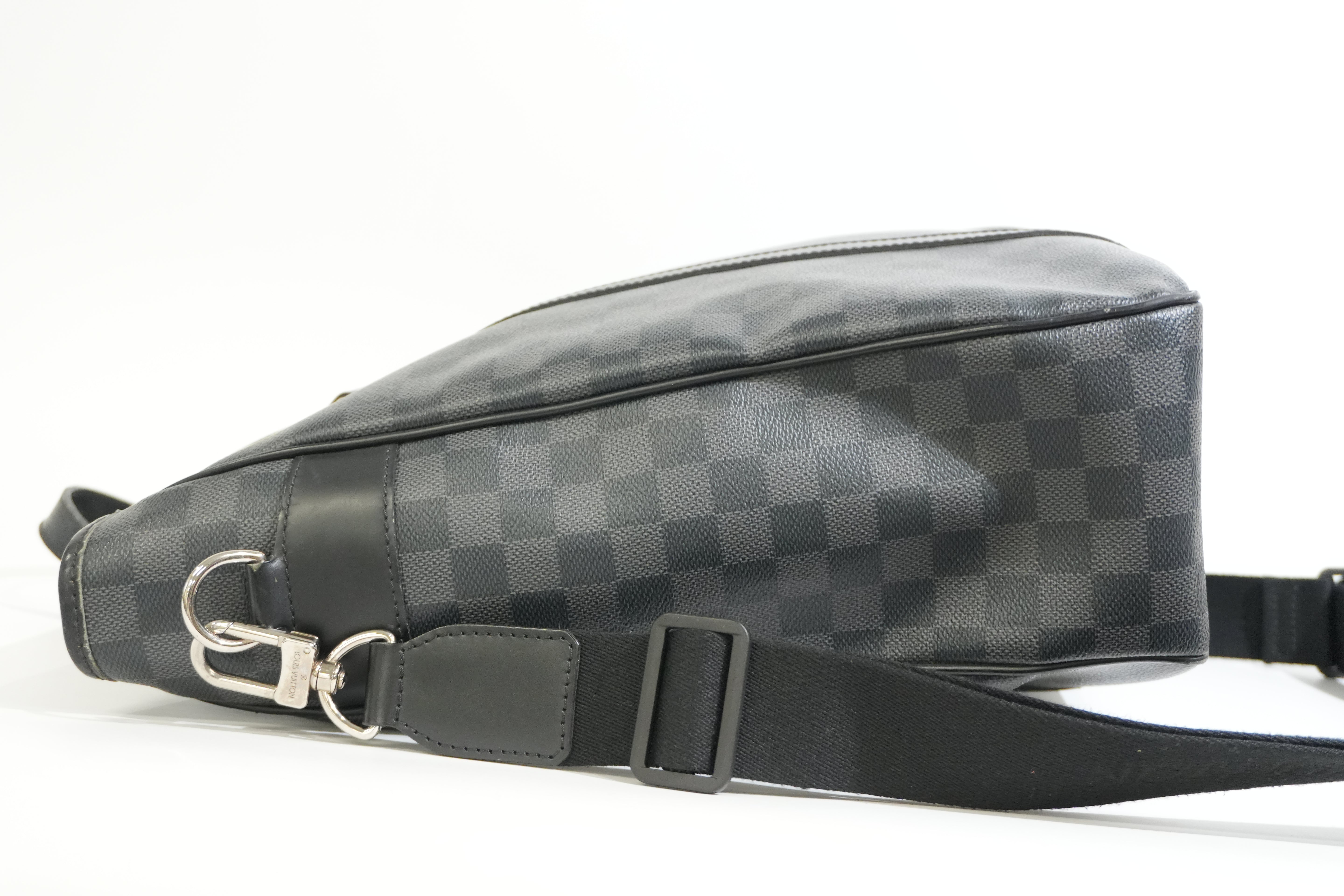 Pre-owned Louis Vuitton Damier Graphite Tadao Shoulder Tote Bag